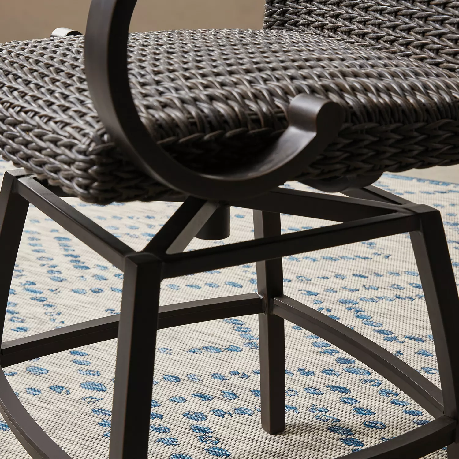 Member's Mark "Homewood" 7-Piece Counter-Height Fire Pit Set