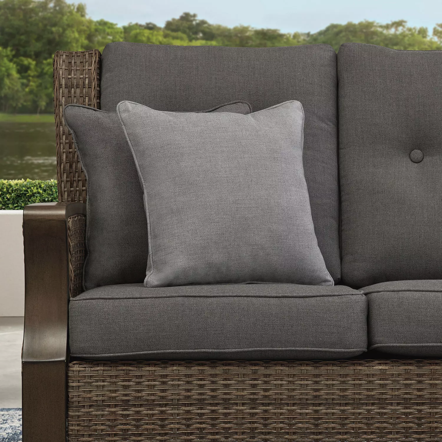 Member's Mark Agio "Newcastle" 6-Piece Patio Deep Seating Set with Fire Pit