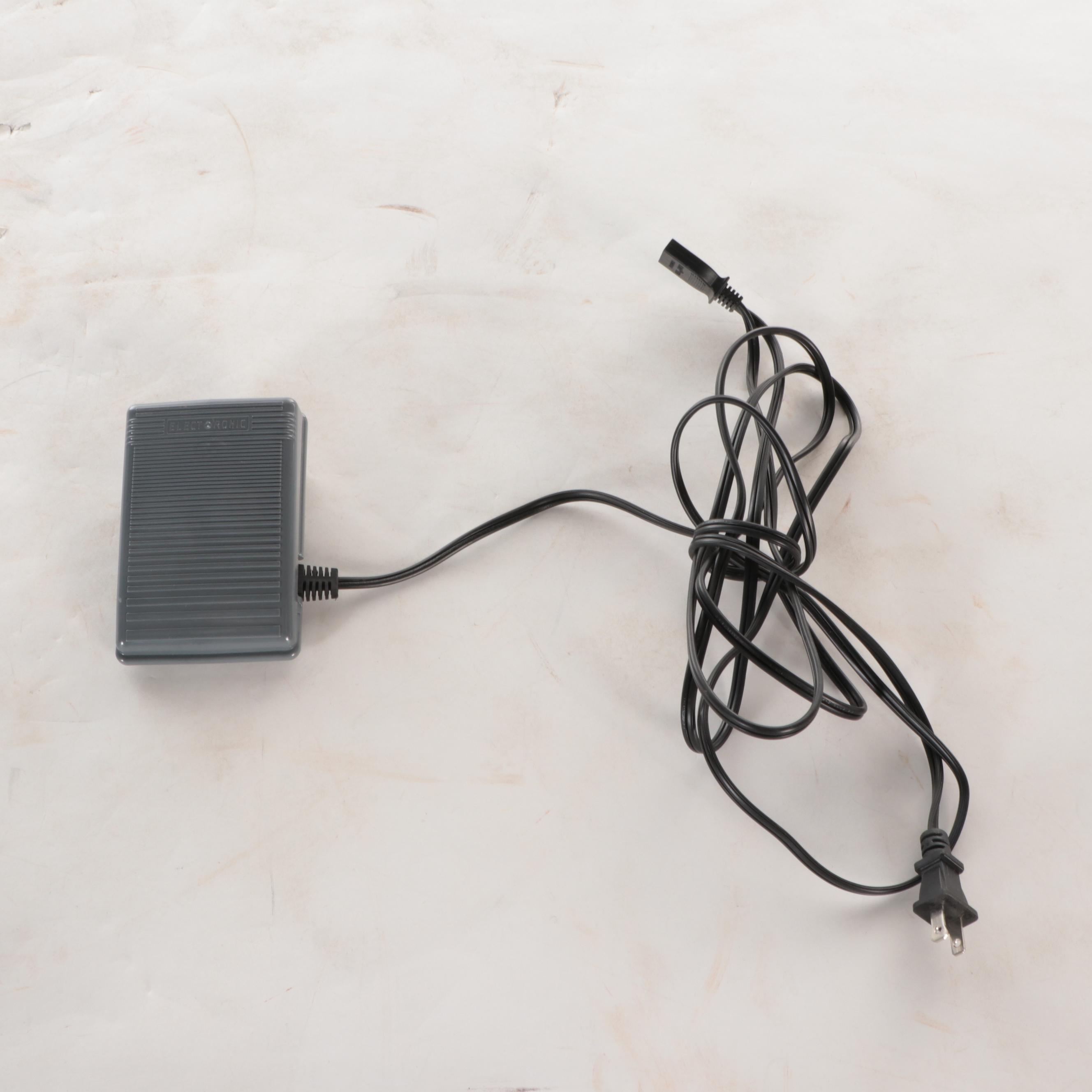 Singer Heavy Duty Model 4423 Electric Sewing Machine