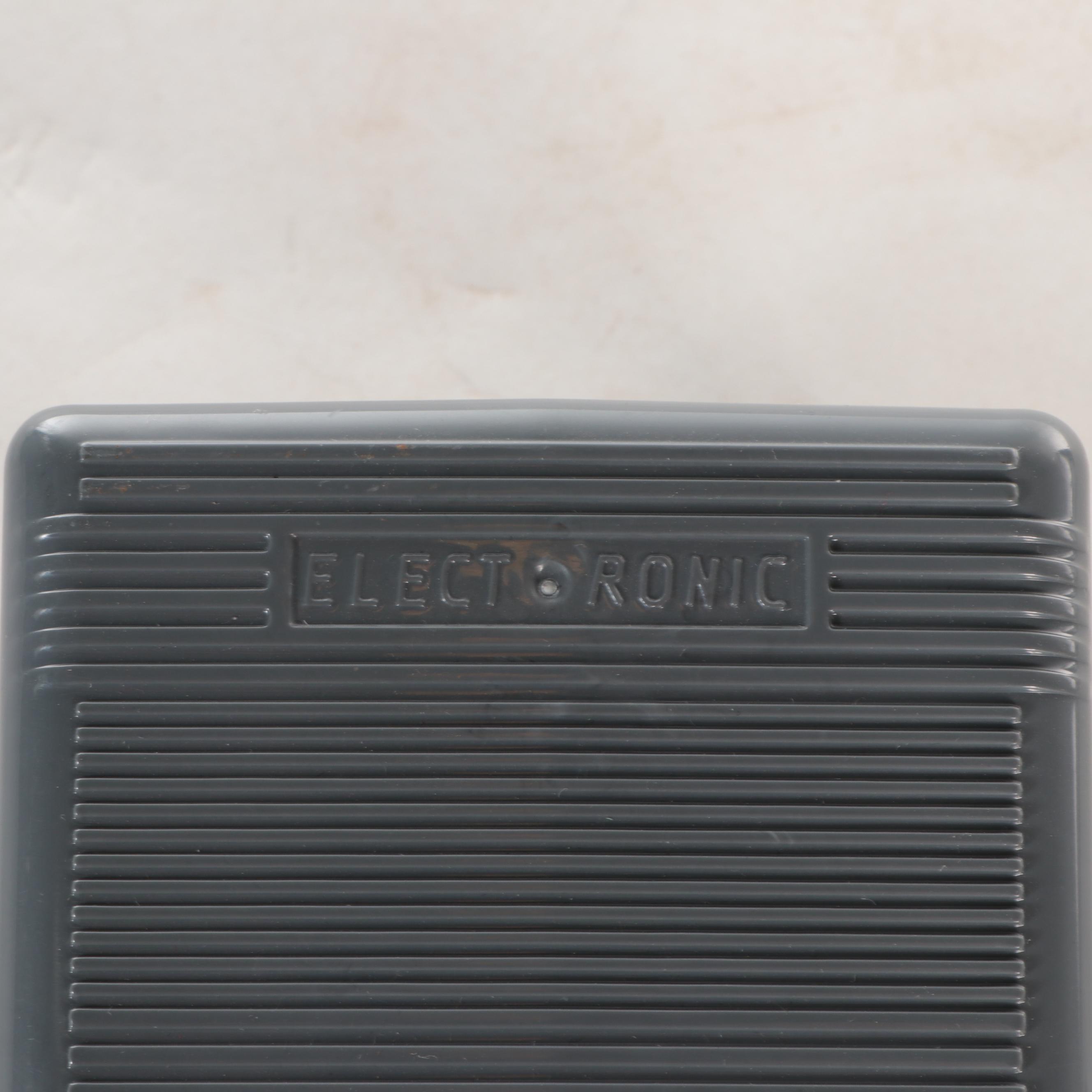 Singer Heavy Duty Model 4423 Electric Sewing Machine