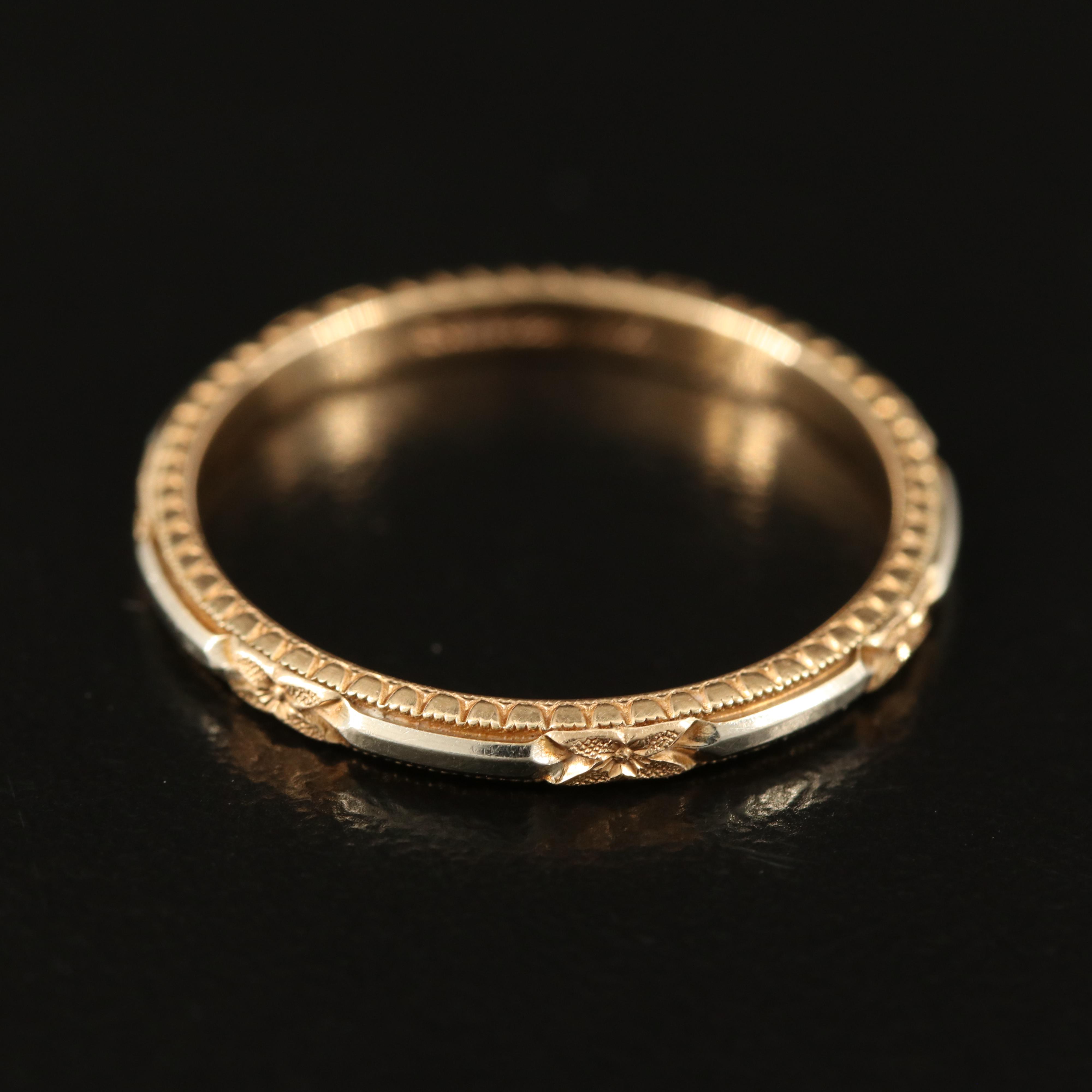 Vintage 14K Art Carved Flower Pattern Band