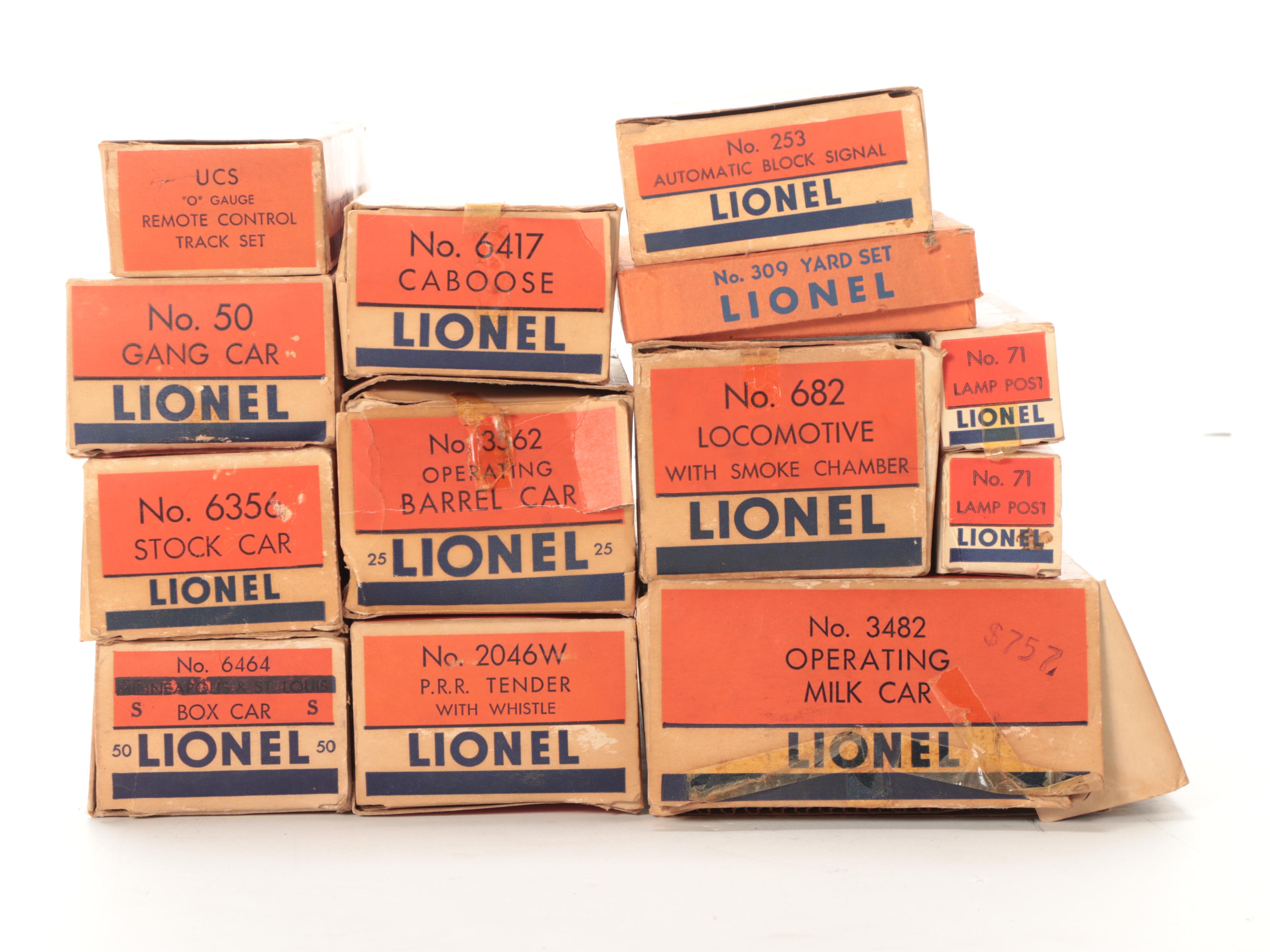 Lionel "O" Gauge Model RR Steam Locomotive, Freight Cars, Accessories, 1950s