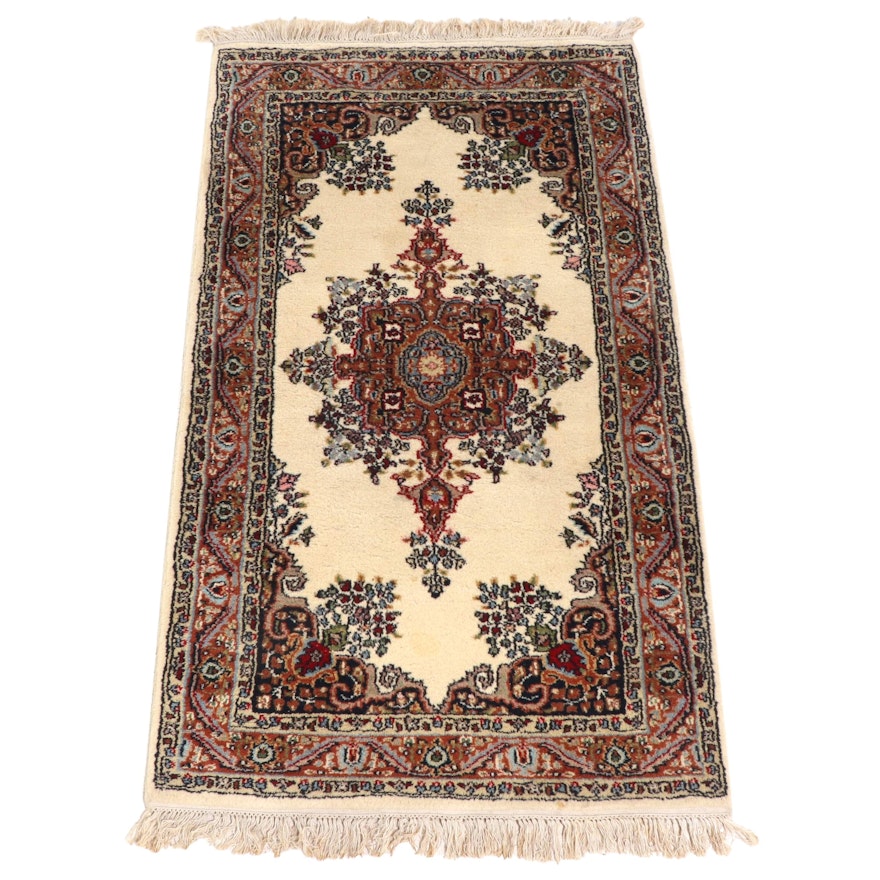 2'11 x 5'5 Hand-Knotted Persian Kashan Accent Rug