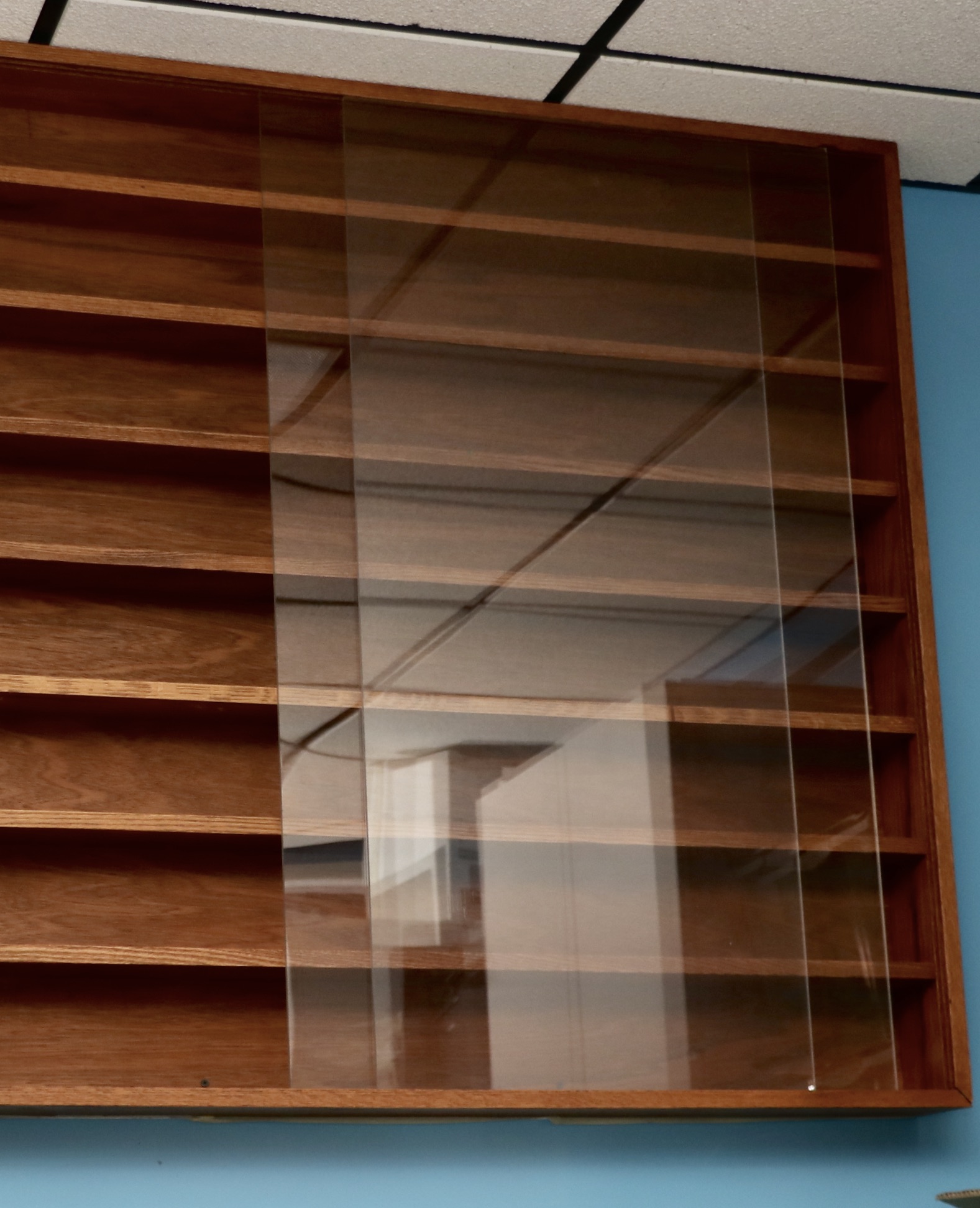 Model Train O Scale Oak Wall Mounted Display Case