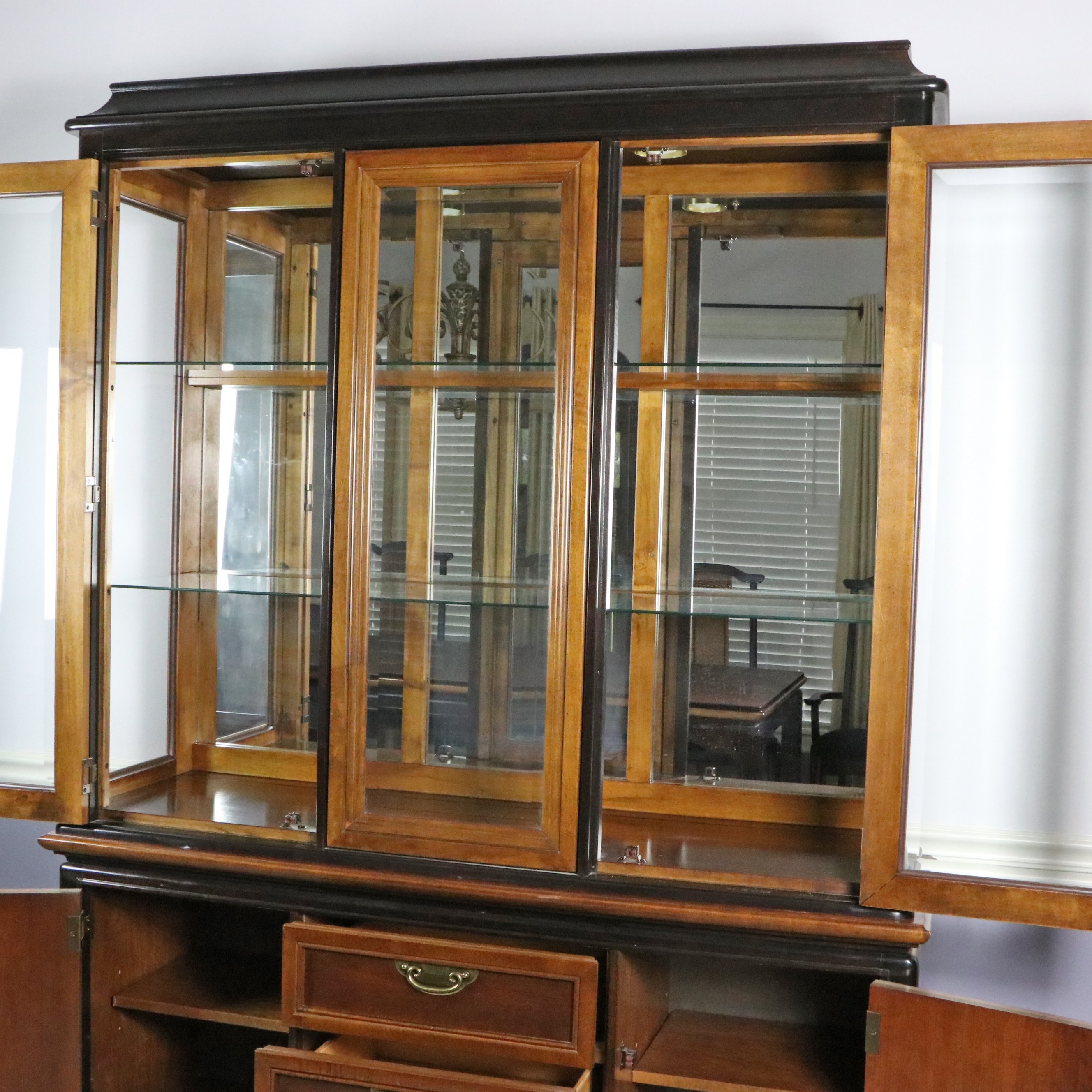 Broyhill Premier Collection "Ming Dynasty" Illuminated China Cabinet