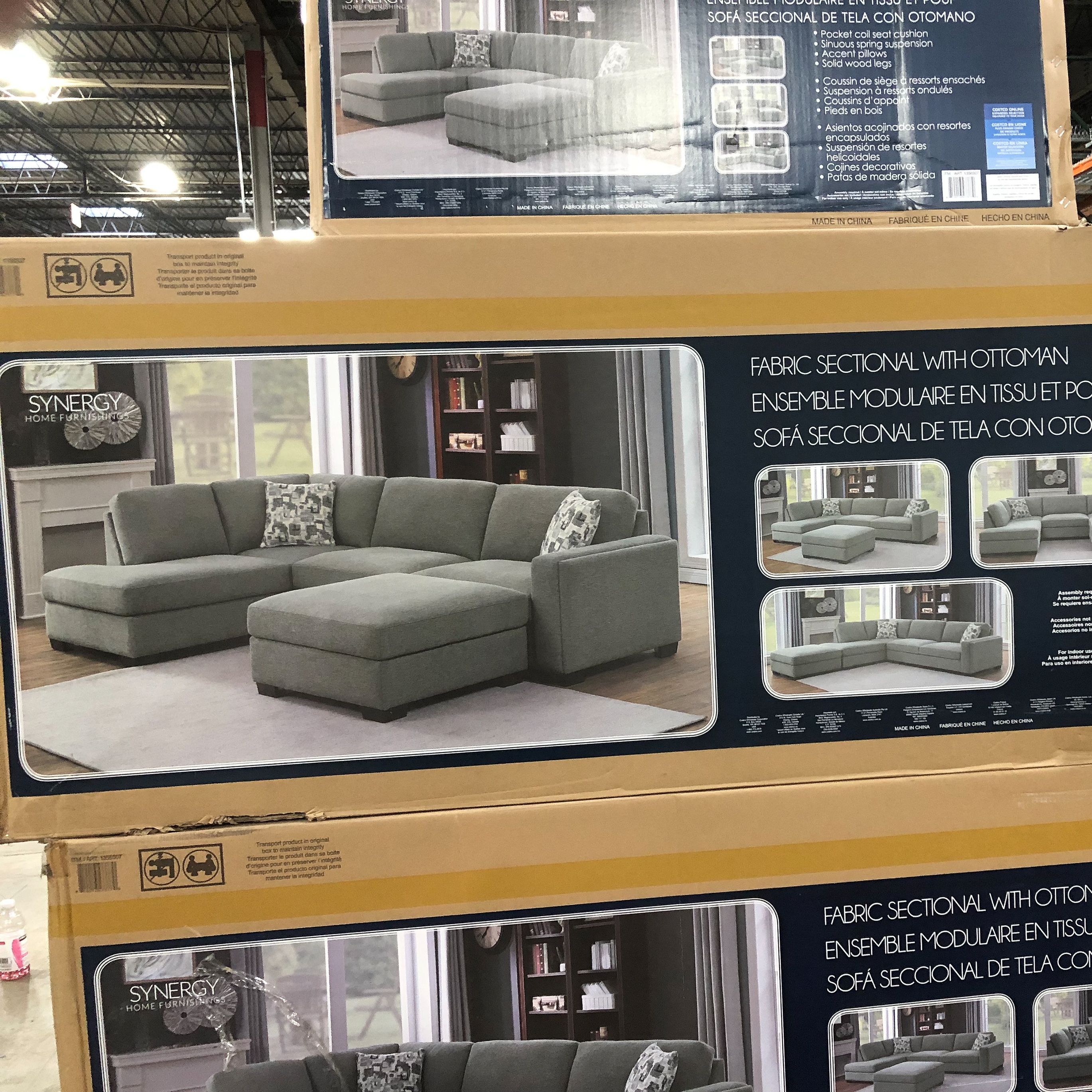 Synergy Home Furnishings "Maycen" Fabric Sectional with Ottoman in Brown