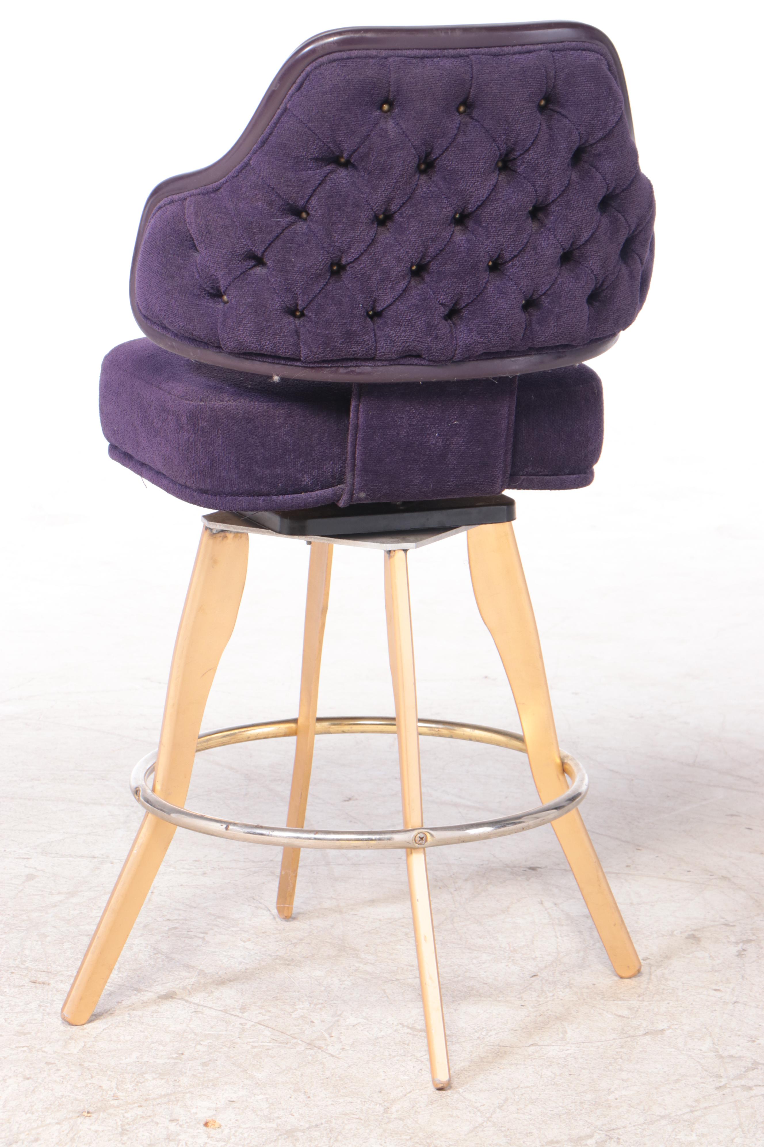 "Sizzling 7" Electric Token Operated Novelty Slot Machine with Base and Chair