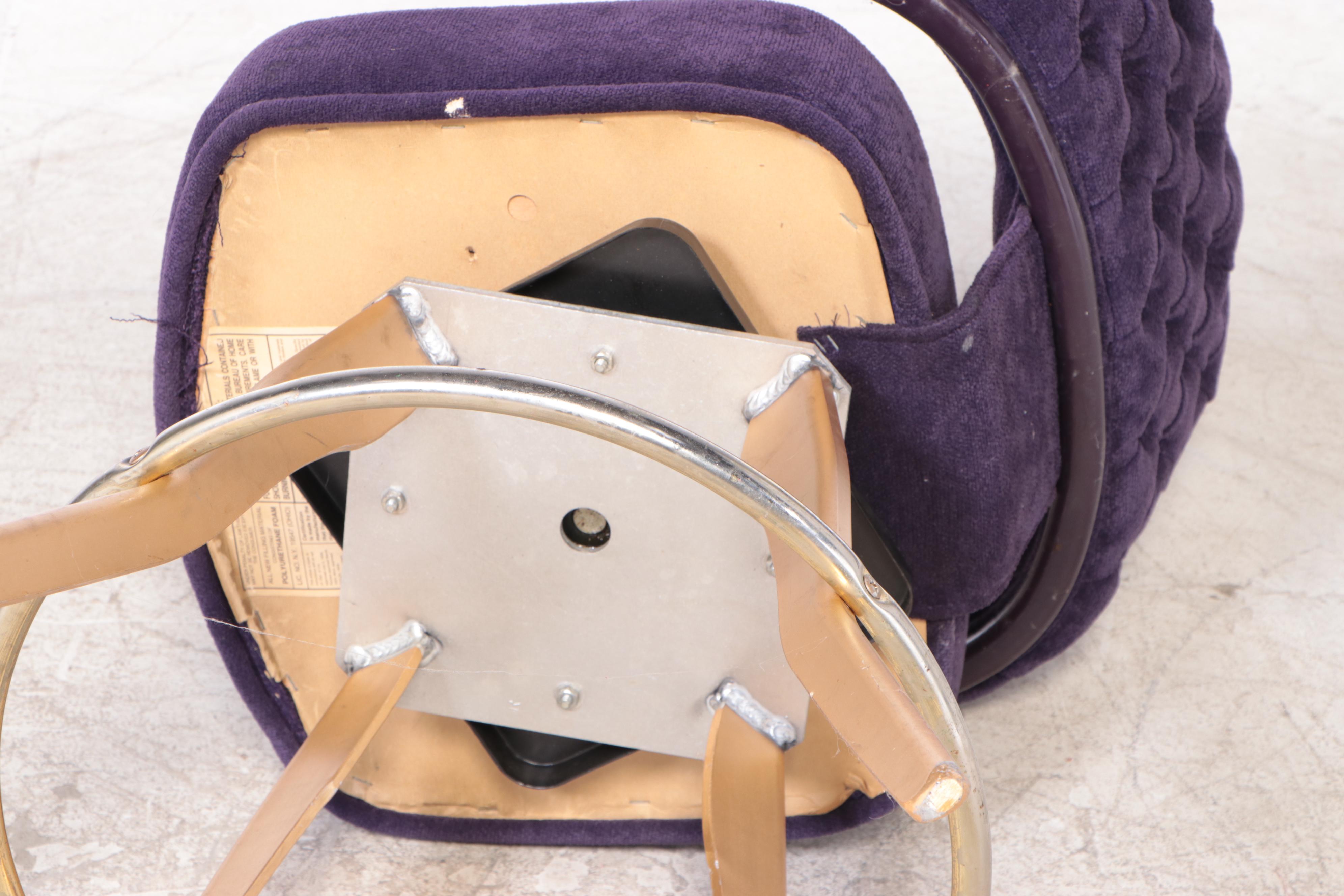 "Sizzling 7" Electric Token Operated Novelty Slot Machine with Base and Chair