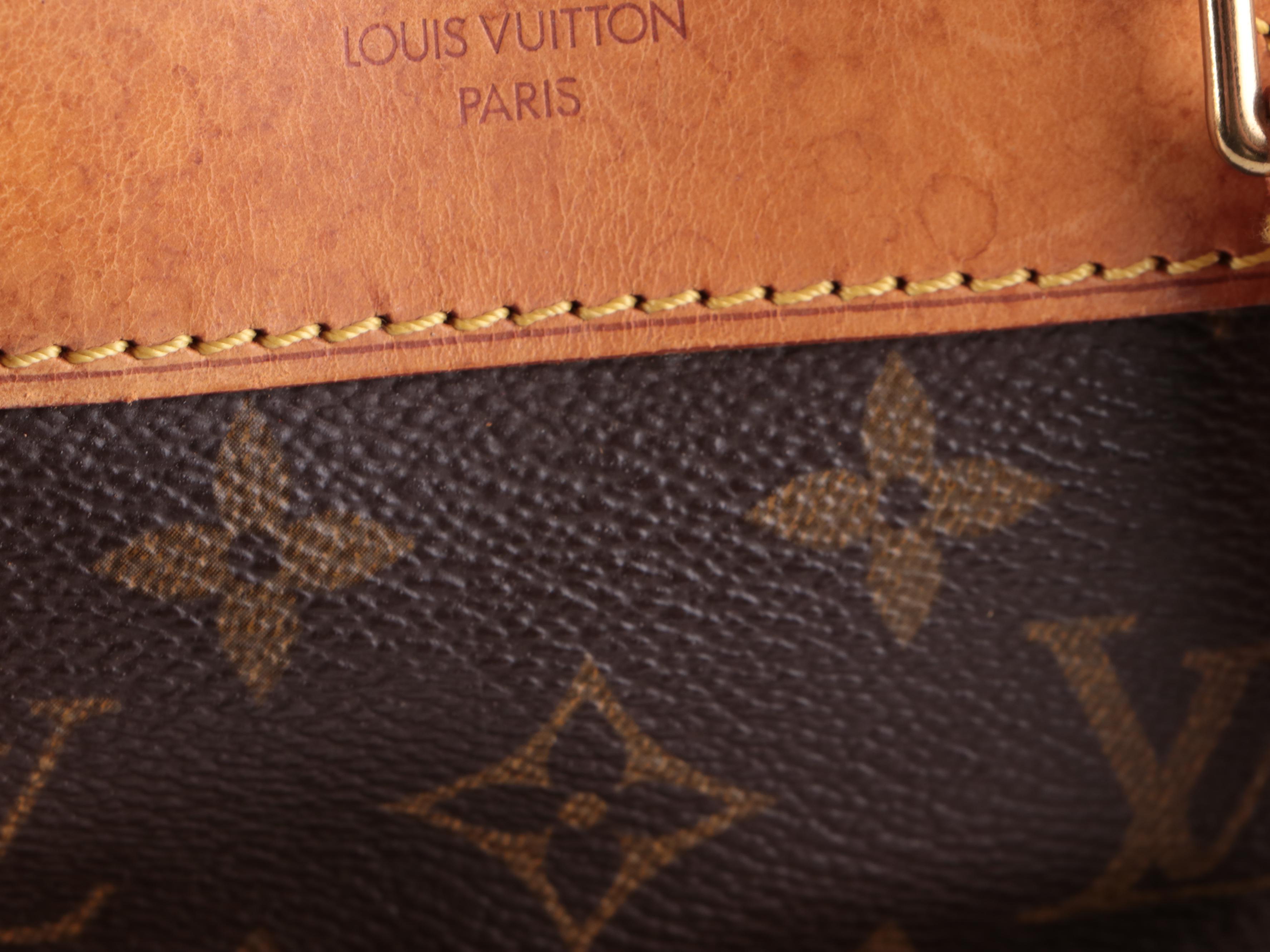 Louis Vuitton Deauville Travel Bag in Monogram Canvas and Vachetta Leather