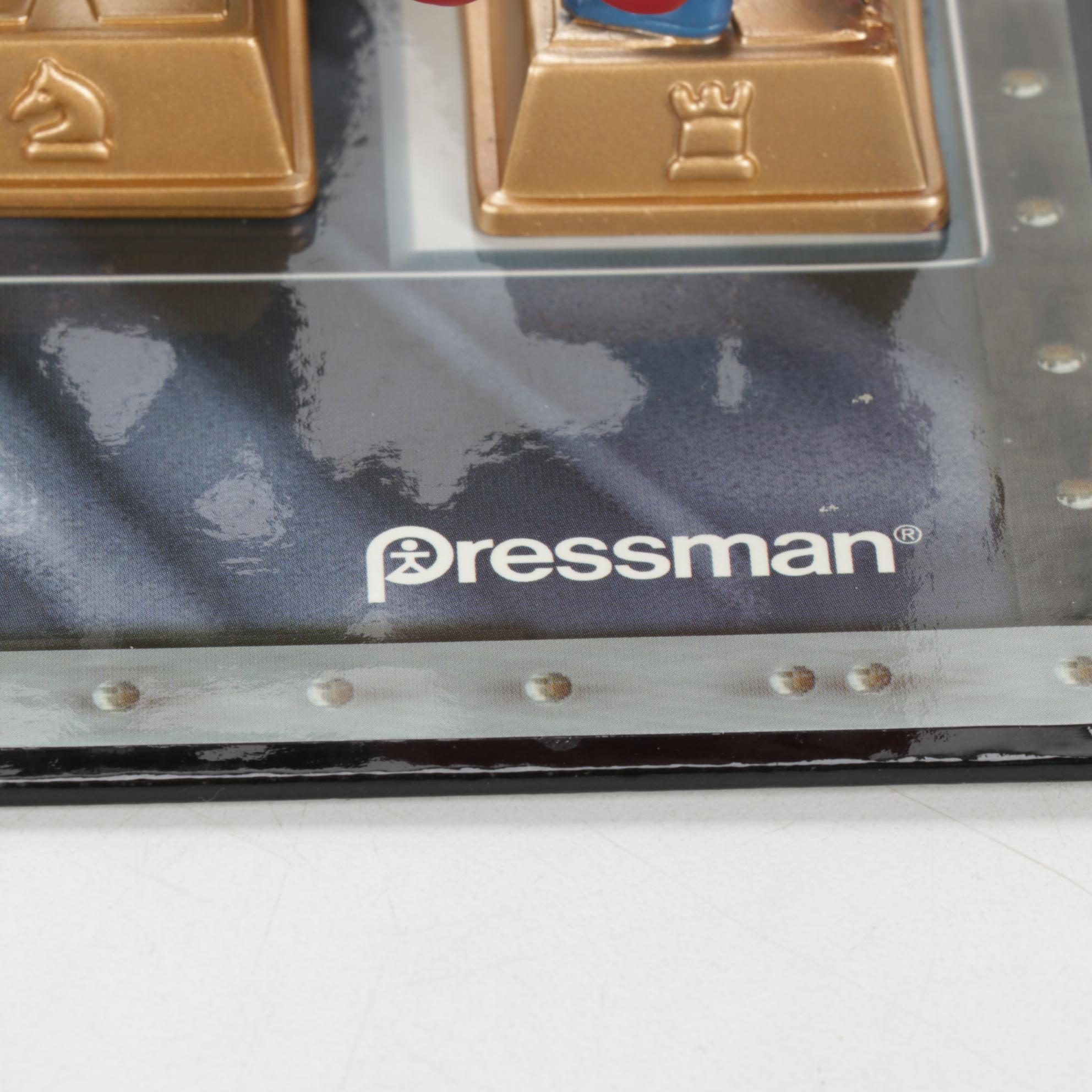 Pressman Marvel Heroes Chess Set, 2003