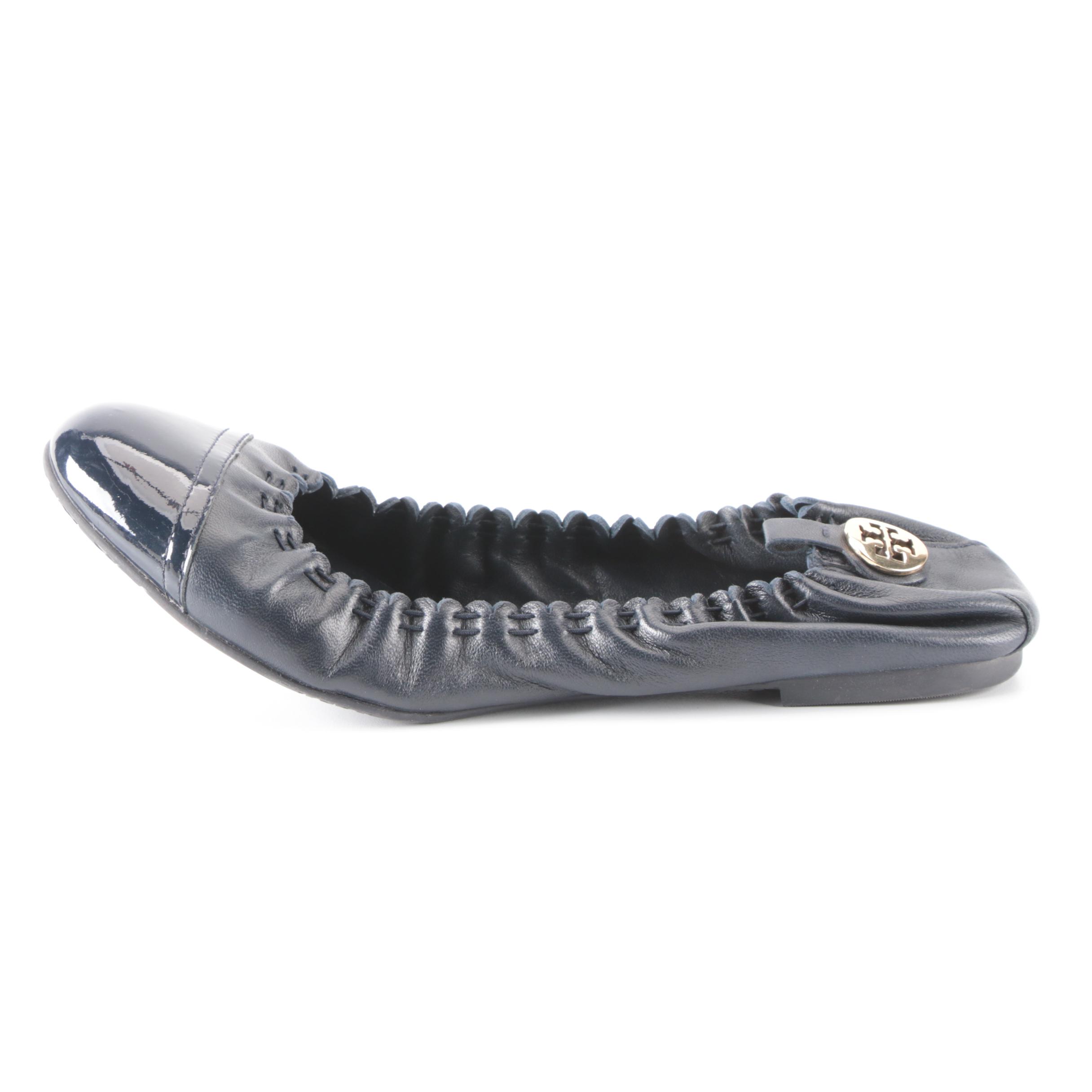 Tory Burch Ballet Flats in Black Patent Leather and and Navy Leather