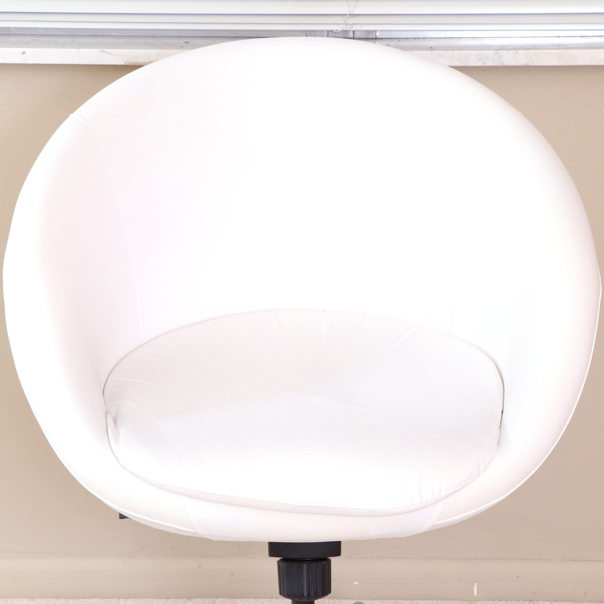 IKEA "Bjursta" Oak Veneer Extendable Table and "Skruvsta" Task Chair in White