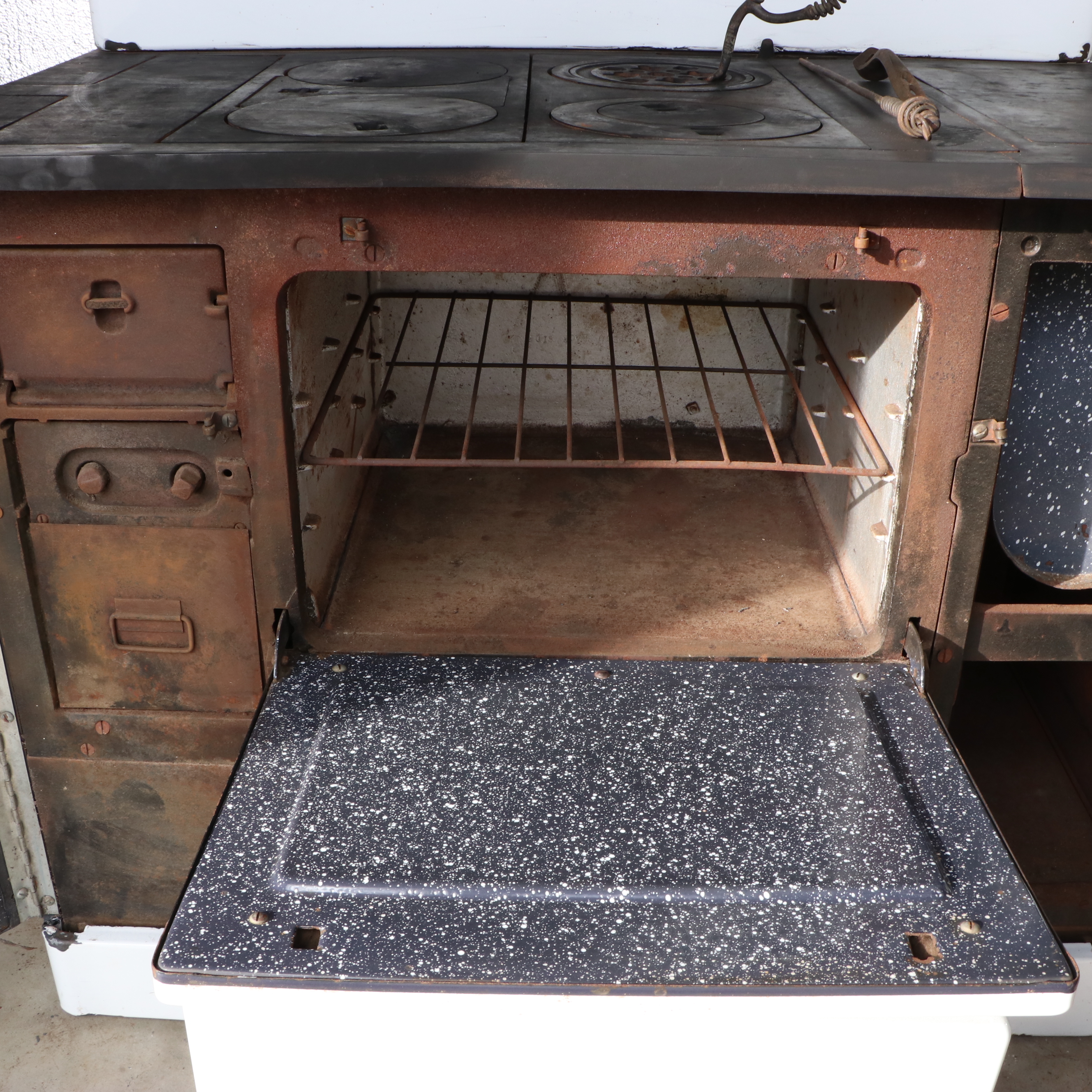 Wards Coal Range Cast Iron Cook Stove, Early to Mid 20th c.