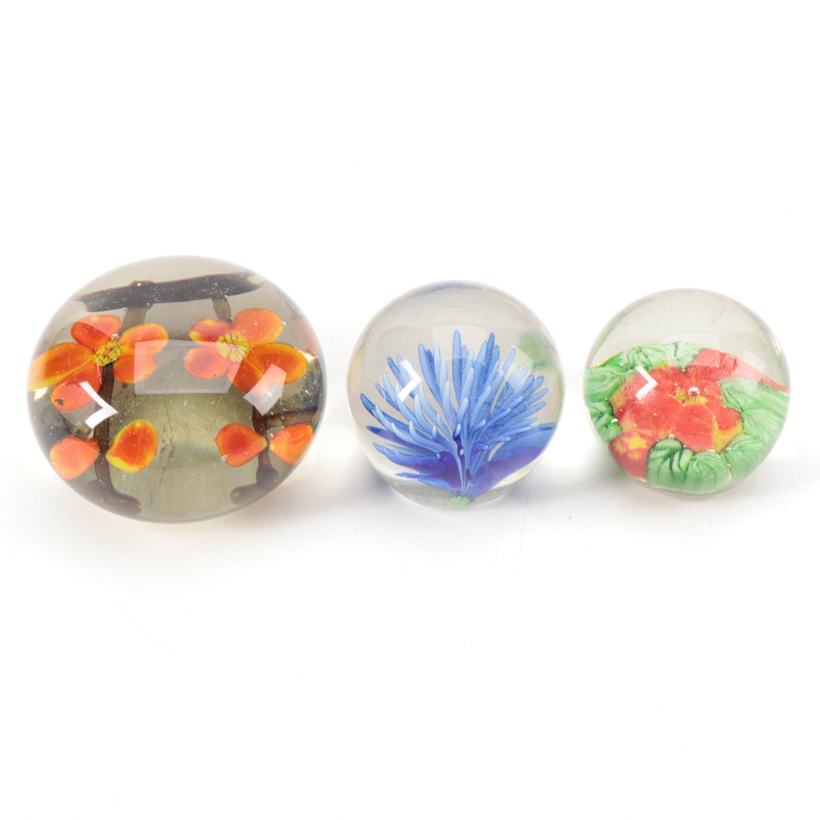 Handcrafted Floral Motif Art Glass Paperweights