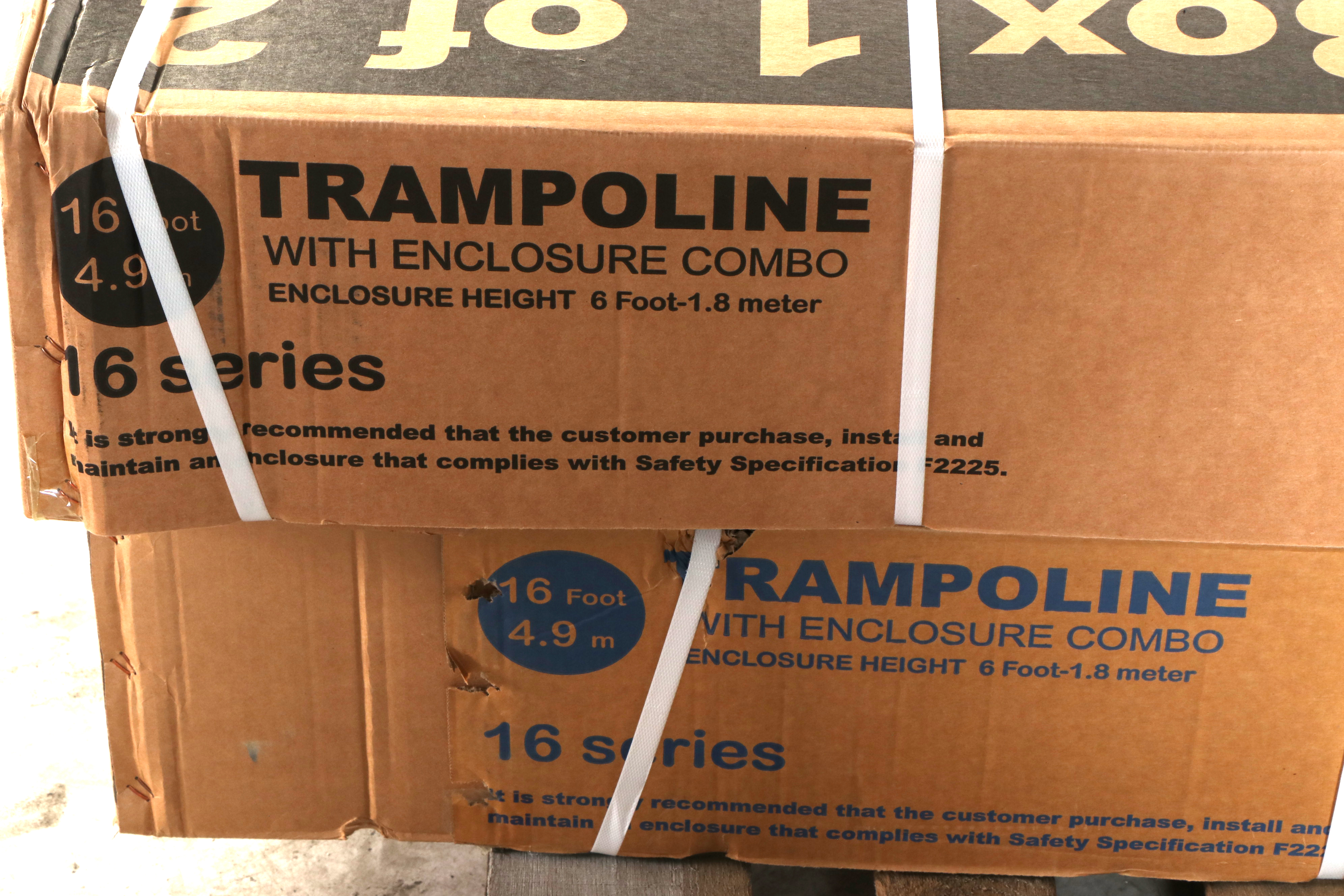 Skywalker Trampolines 16' Deluxe Round Sports Arena Trampoline with Enclosure