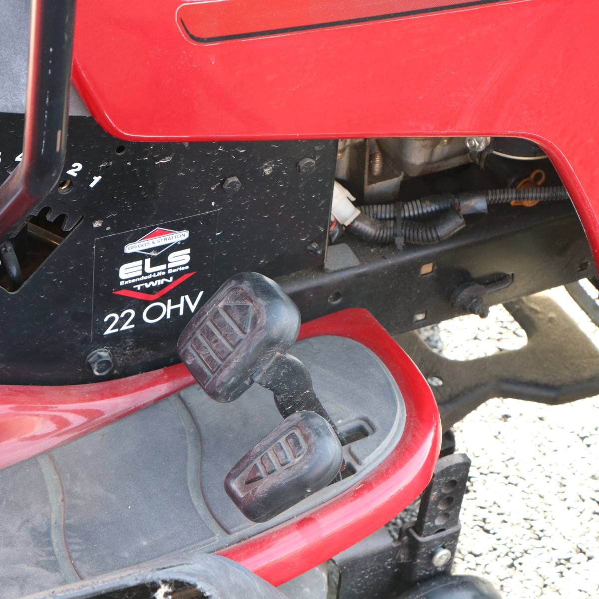 Craftsman DLT 2000 Gas Powered Riding Mower