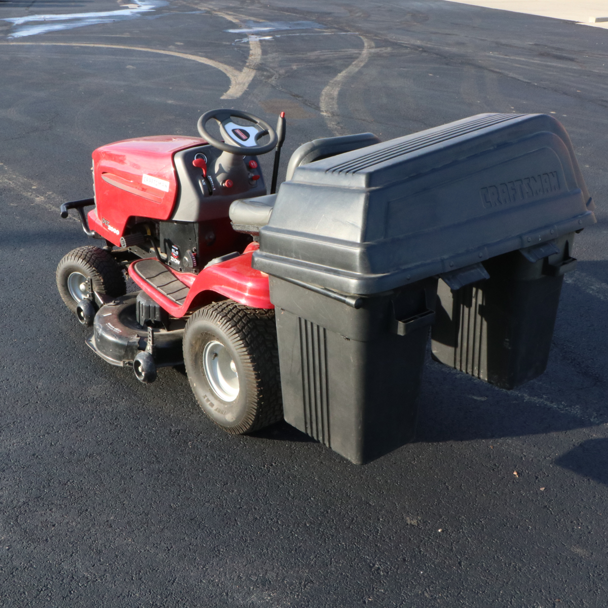 Craftsman DLT 2000 Gas Powered Riding Mower