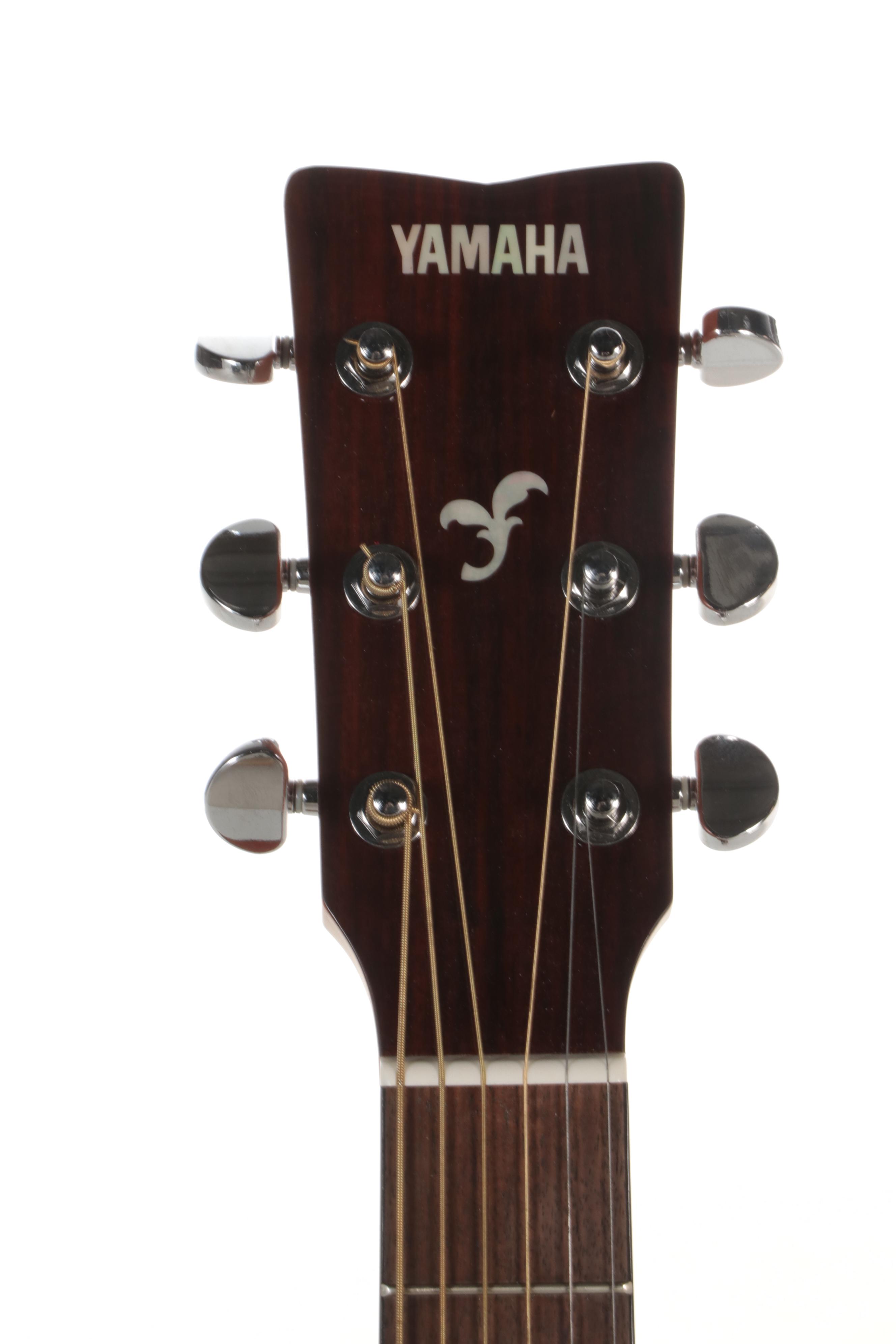 Yamaha Dreadnought Acoustic Guitar with Hardshell Case, 2012