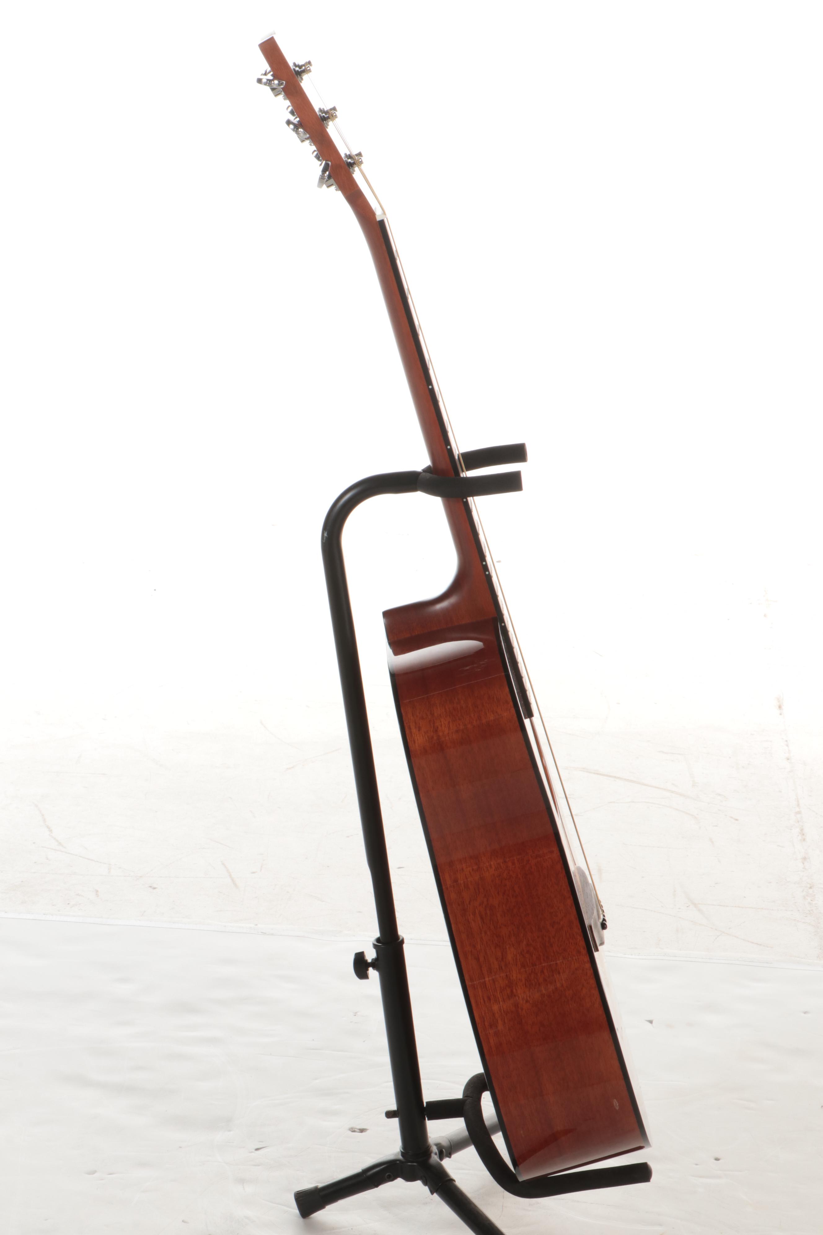 Yamaha Dreadnought Acoustic Guitar with Hardshell Case, 2012