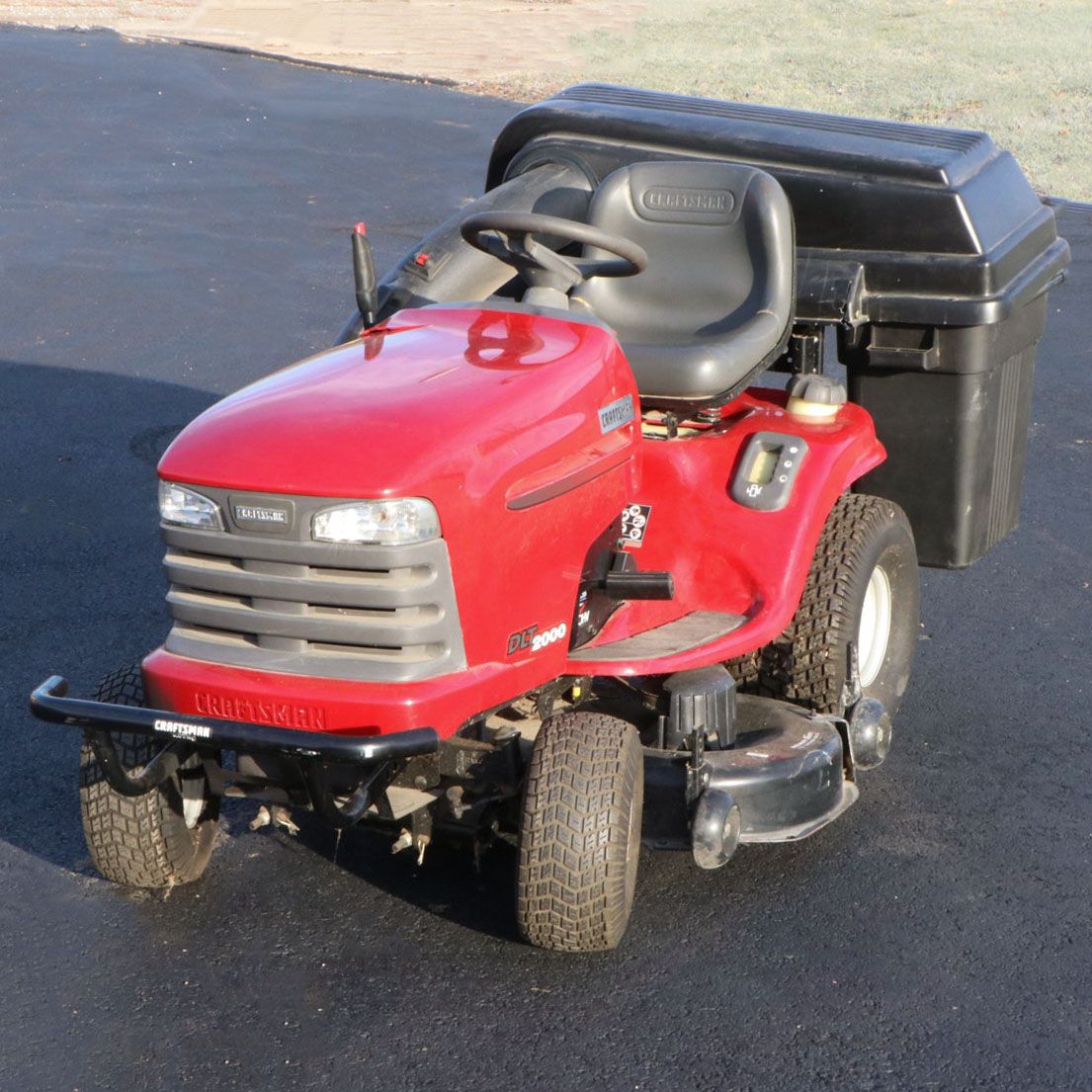 Craftsman DLT 2000 Gas Powered Riding Mower