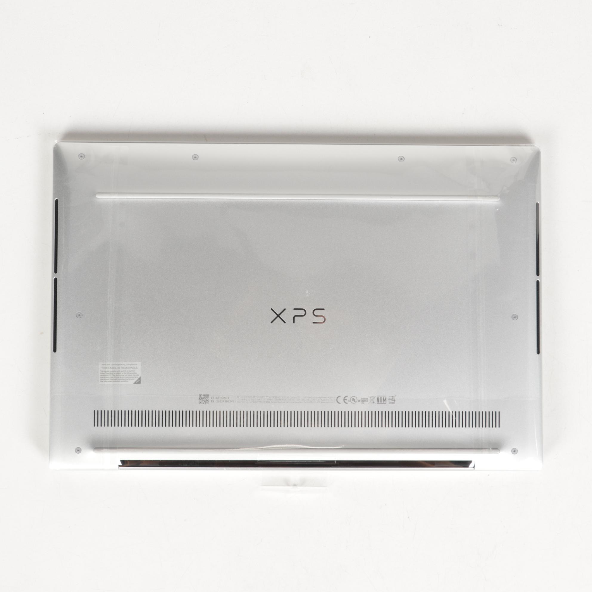 Dell XPS 13 Touch Display Lap Top with Intel Core i7 Processor in Silver