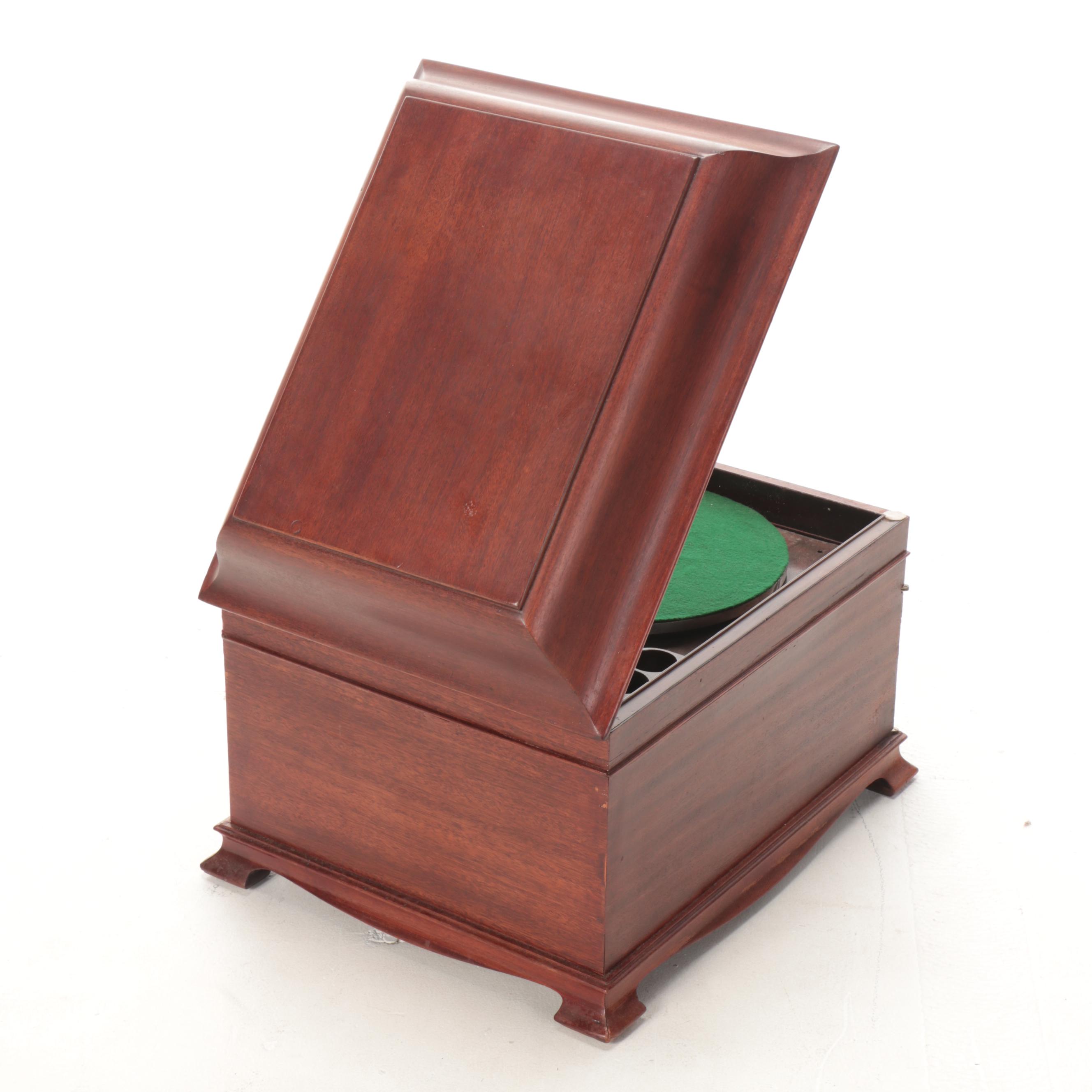 Victor Talking Machine Company Mahogany Victrola Portable Phonograph Player