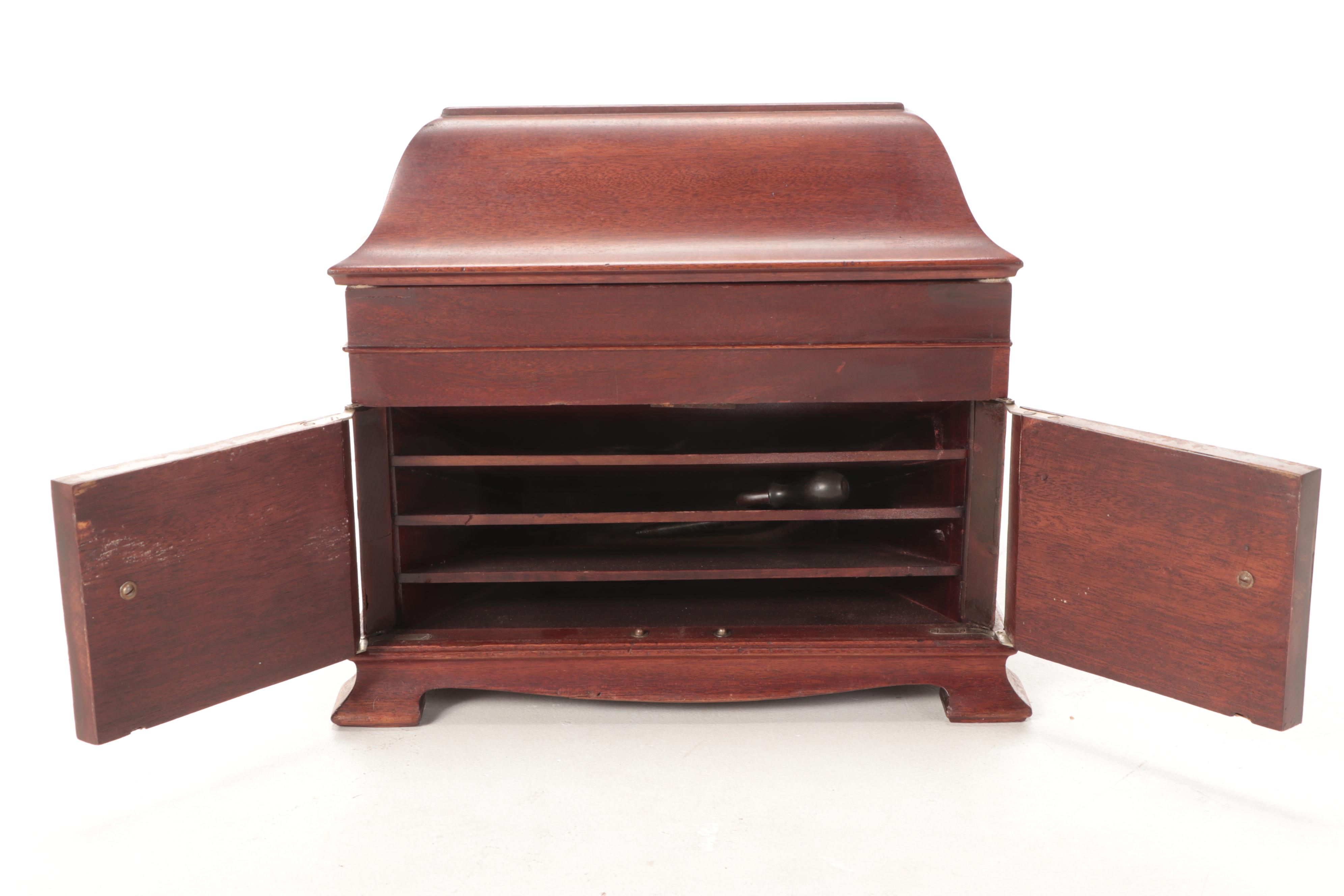 Victor Talking Machine Company Mahogany Victrola Portable Phonograph Player