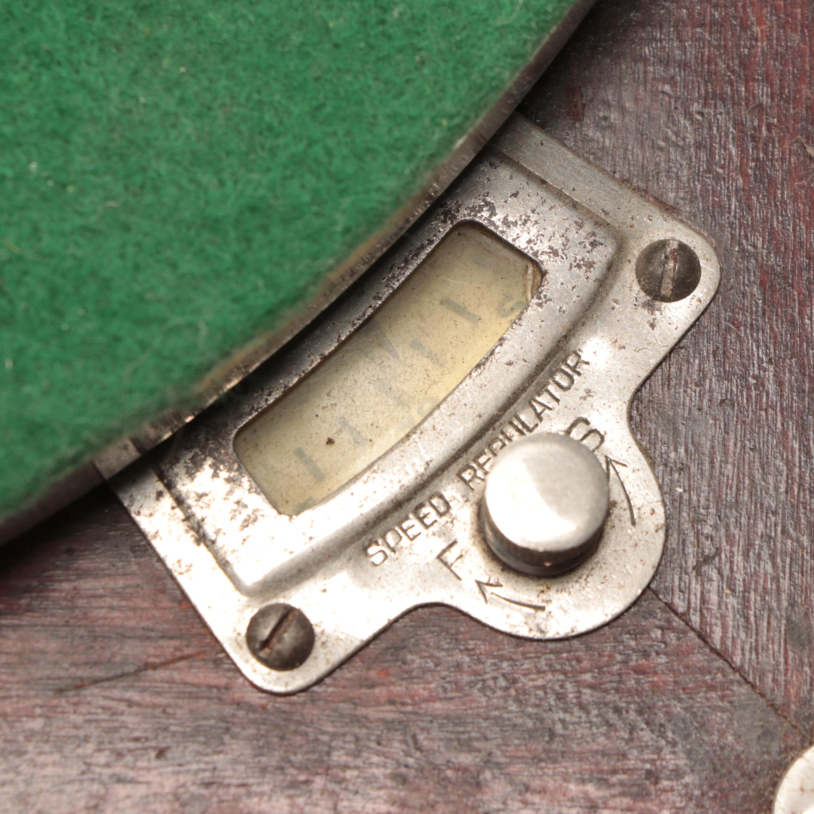 Victor Talking Machine Company Mahogany Victrola Portable Phonograph Player