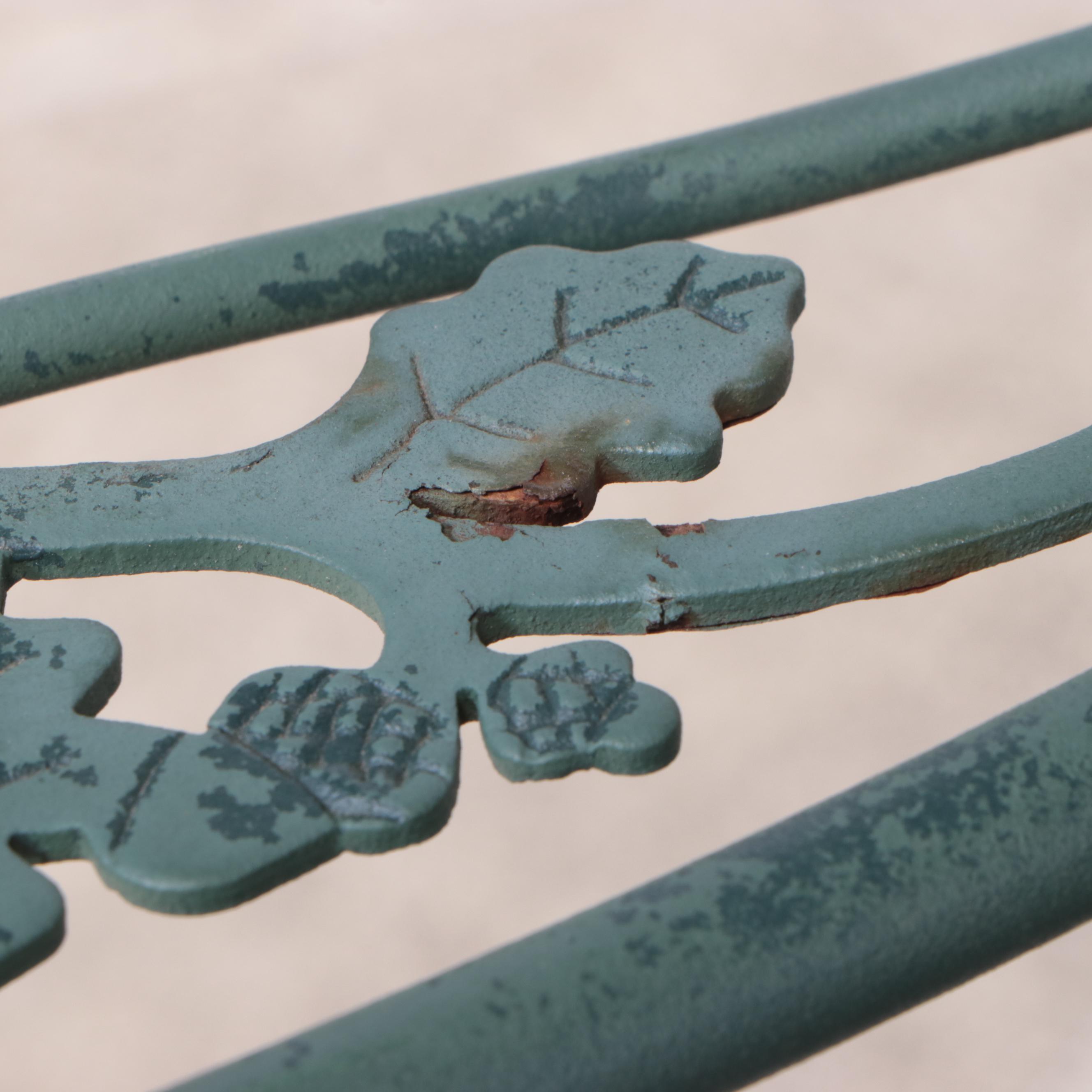 Green Painted Metal Mesh Patio Dining Table and Chairs