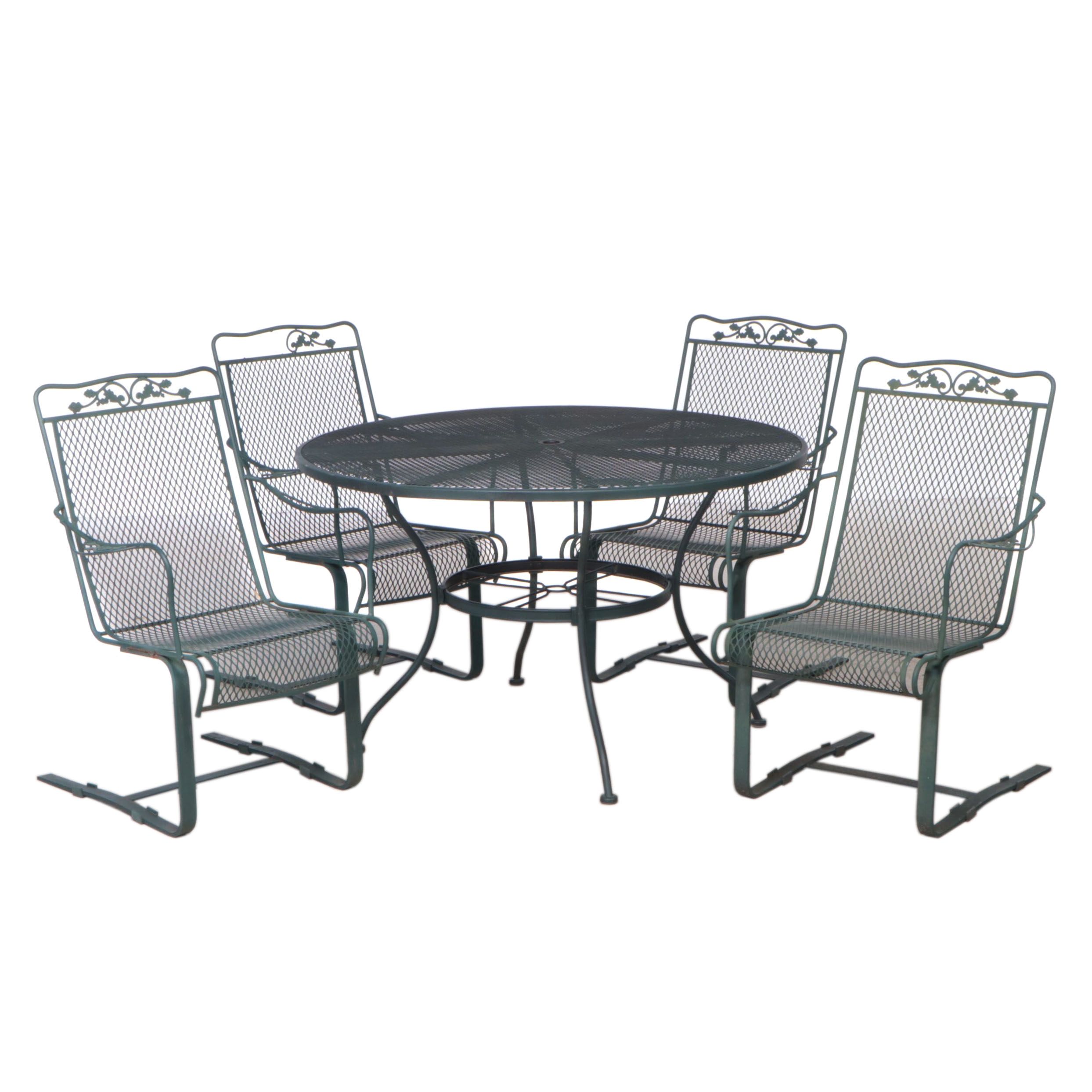 Green Painted Metal Mesh Patio Dining Table and Chairs