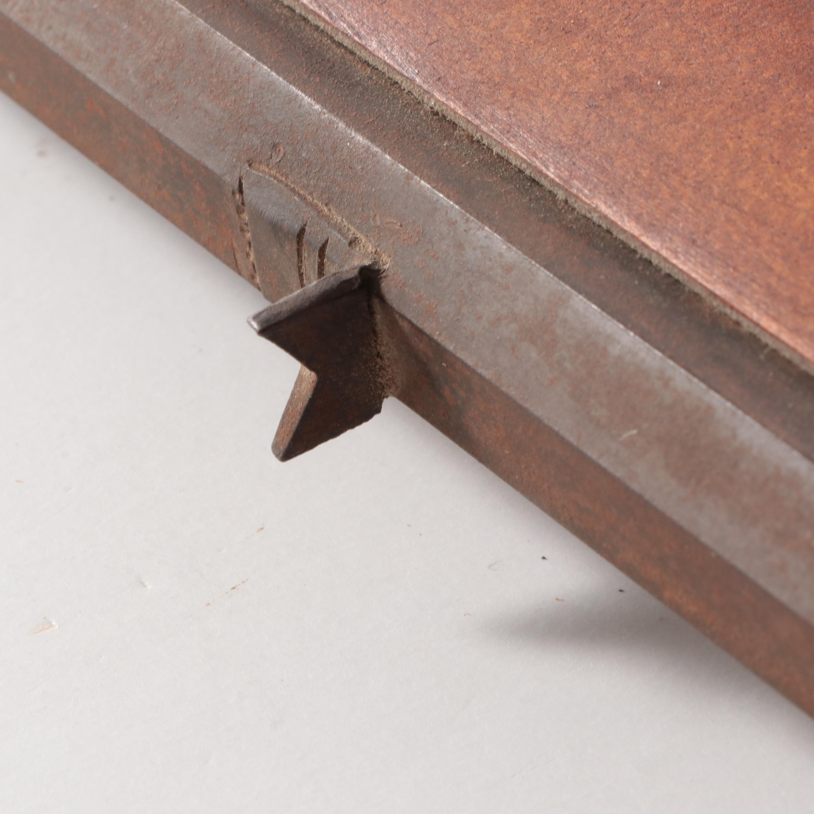 Dixie Gun Works .32 Flintlock Rifle with Powder Horn