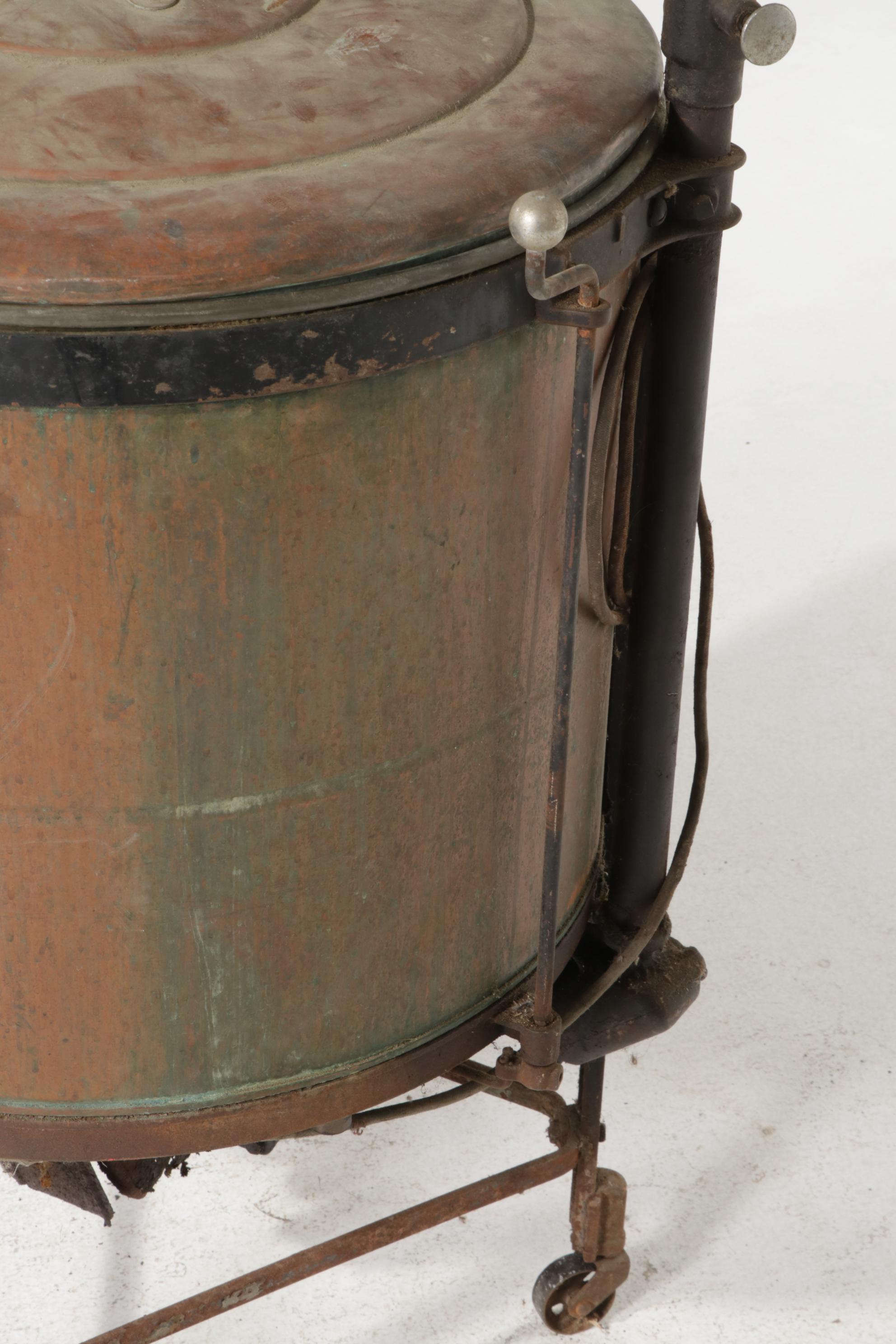Syracuse "Model M" Copper Tub Washing Machine with "Easy" Ringer, Early 20th C