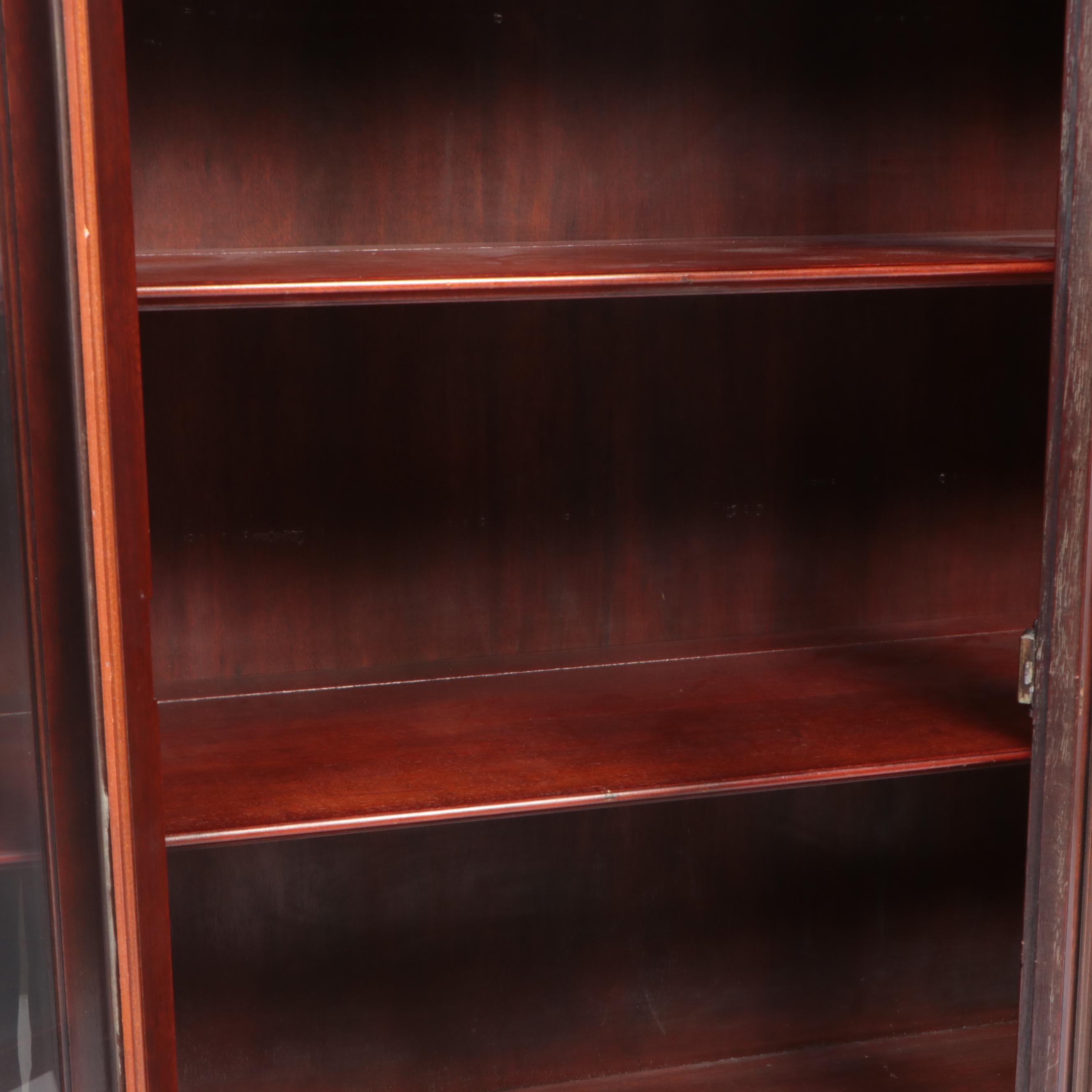 Drexel Hampton Court Mahogany Bow-Front China Cabinet, Mid-20th Century