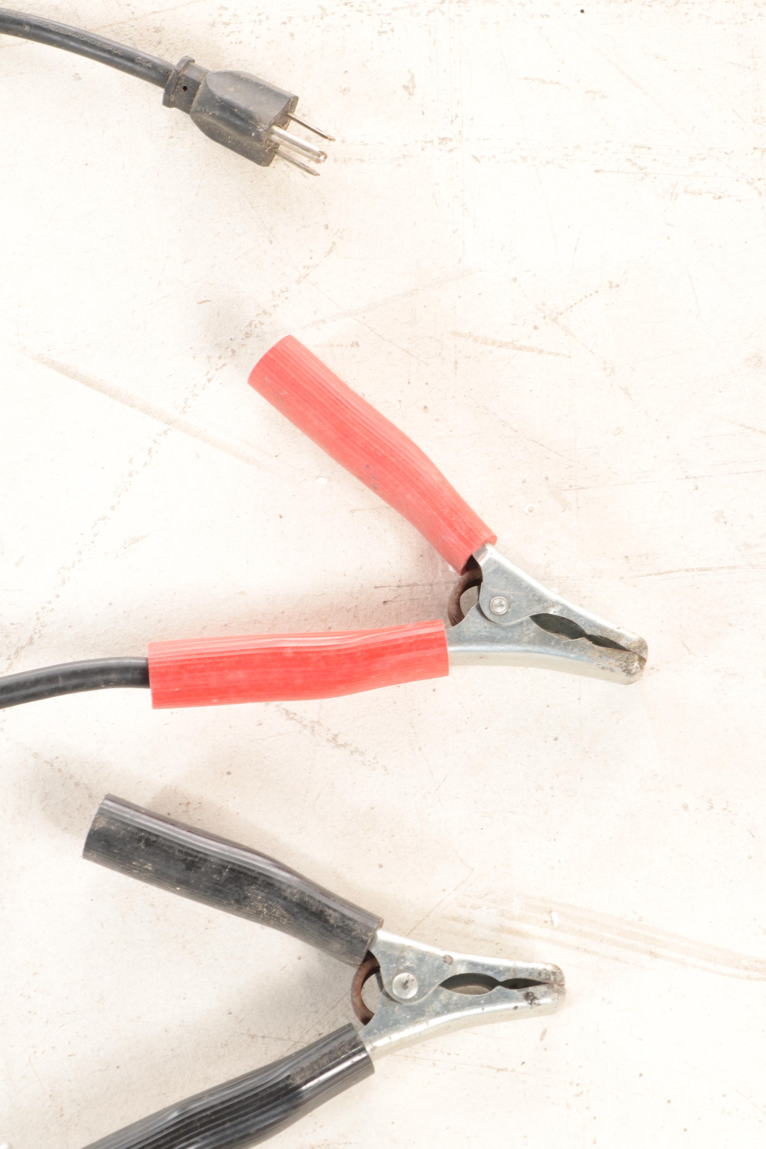 Schumacher IO/40 Amp Charger 100/200 Amp Starter/Charger for 6/12-Volt Batteries