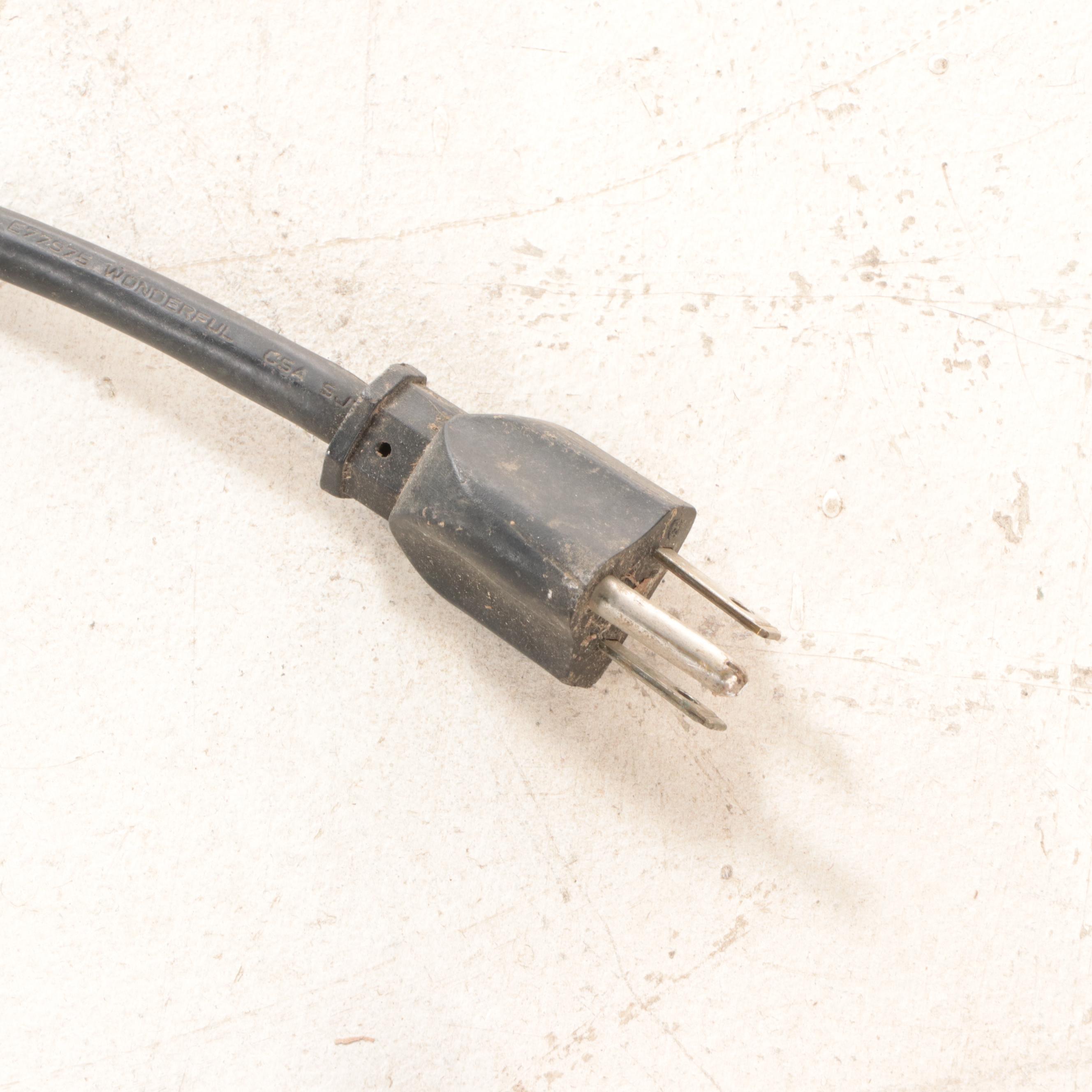 Schumacher IO/40 Amp Charger 100/200 Amp Starter/Charger for 6/12-Volt Batteries