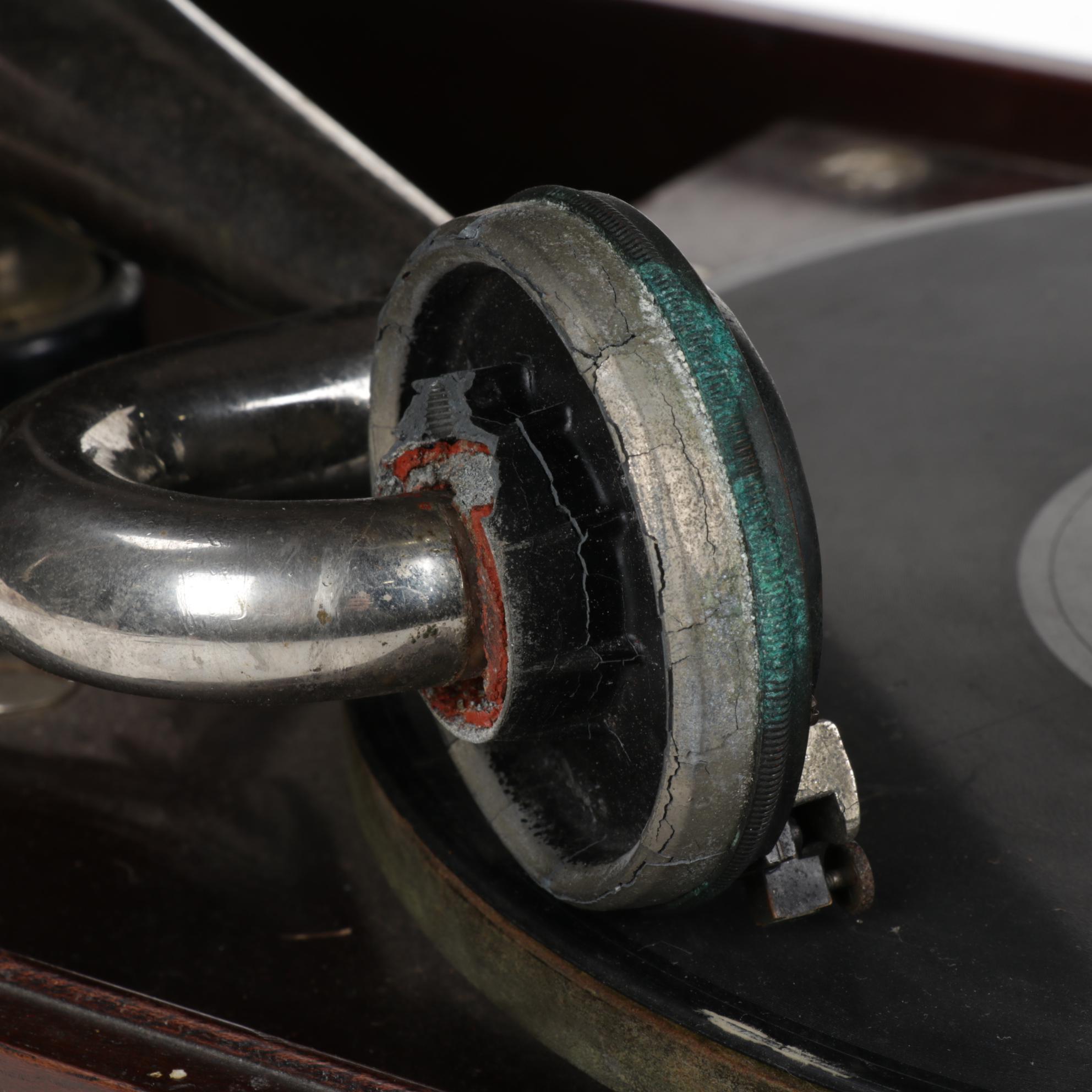 Victor Talking Machine "Suit-Case" VV-50 Portable Hand Crank Record Player, 1923