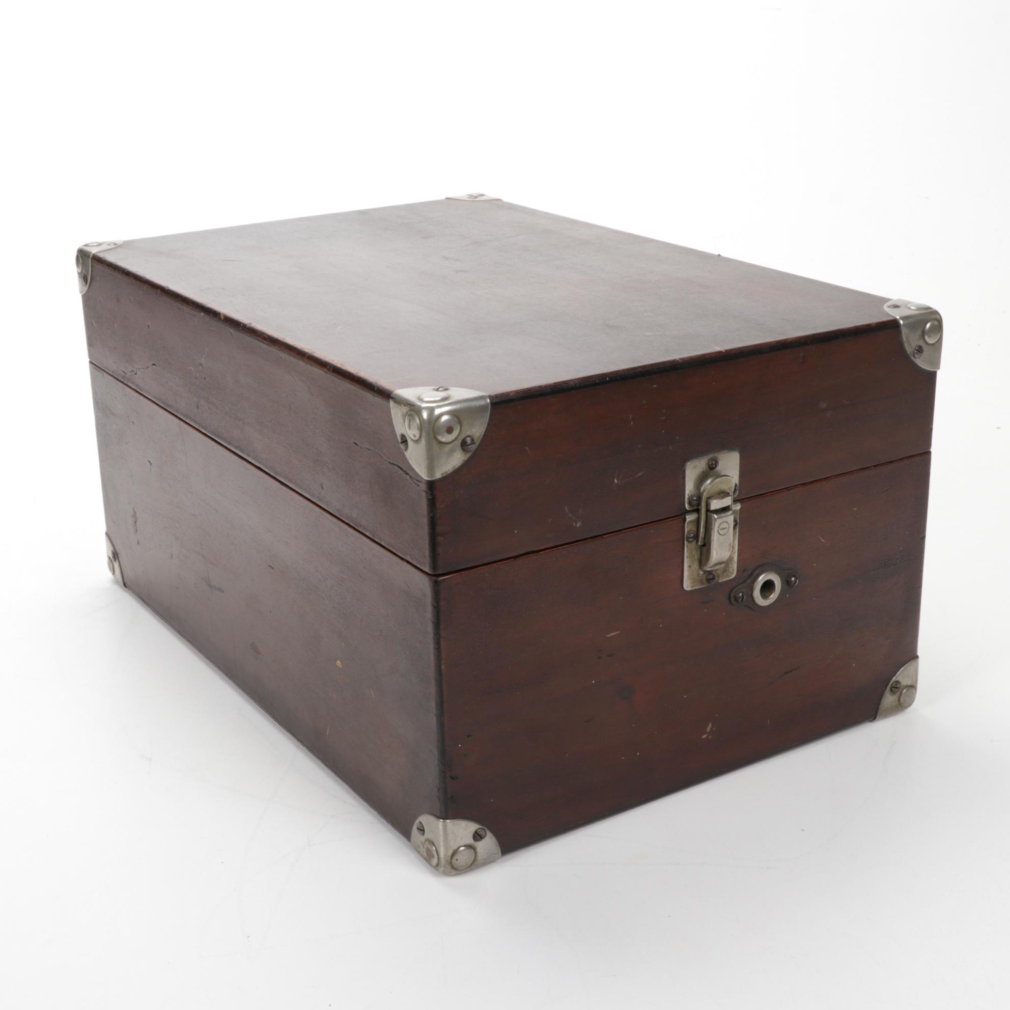 Victor Talking Machine "Suit-Case" VV-50 Portable Hand Crank Record Player, 1923