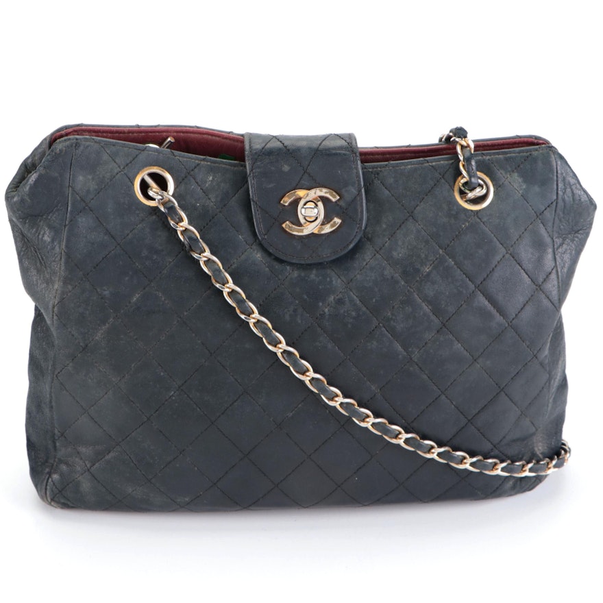 Chanel Shoulder Bag in Quilted Lambskin Leather