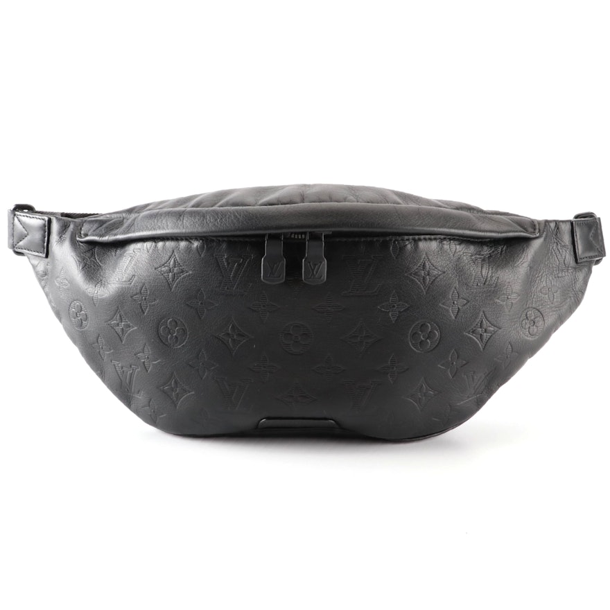 Louis Vuitton Discovery Bumbag in Monogram Empreinte Noir