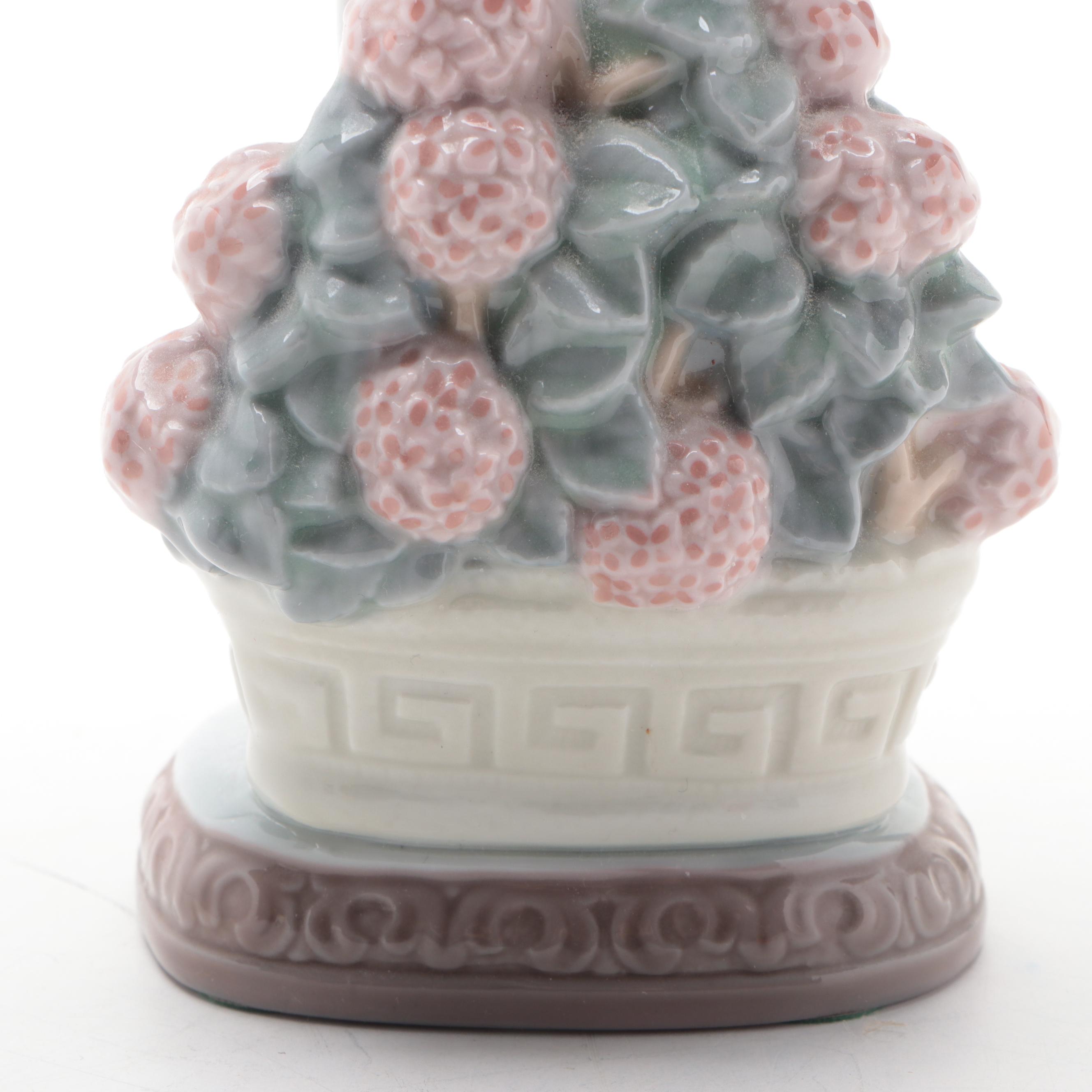 Lladró "Over the Threshold" Porcelain Figurine by Juan Huerta