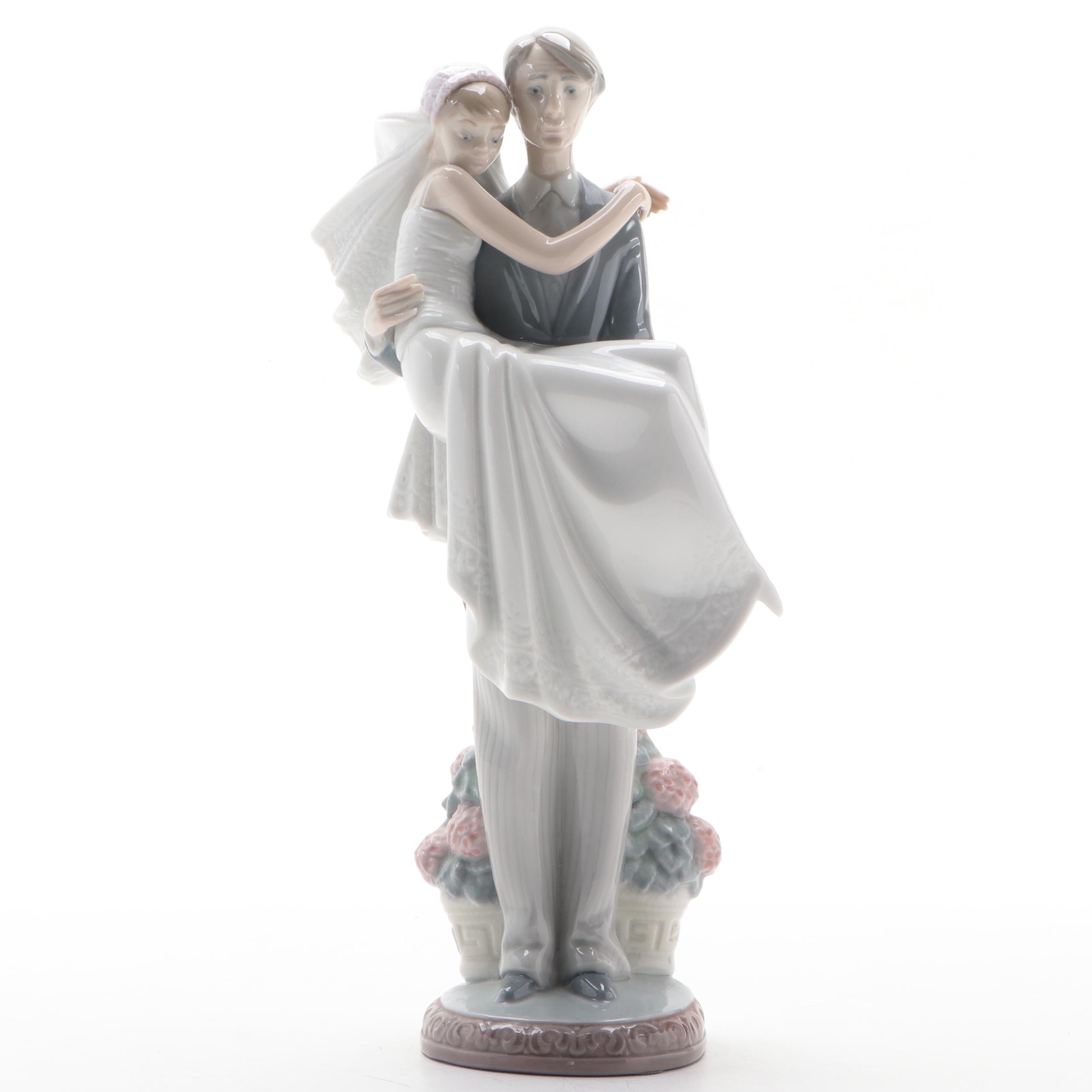 Lladró "Over the Threshold" Porcelain Figurine by Juan Huerta