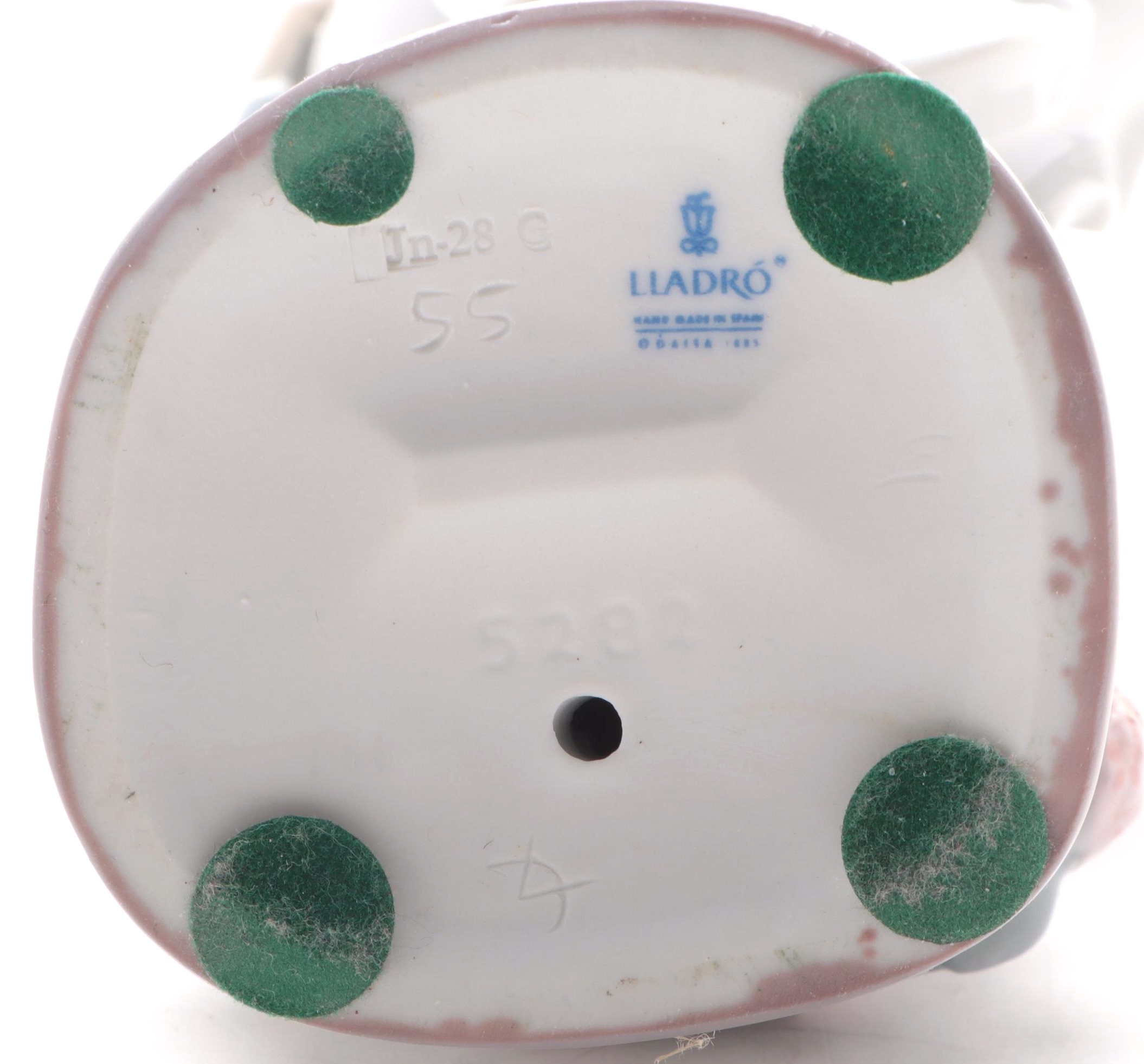 Lladró "Over the Threshold" Porcelain Figurine by Juan Huerta