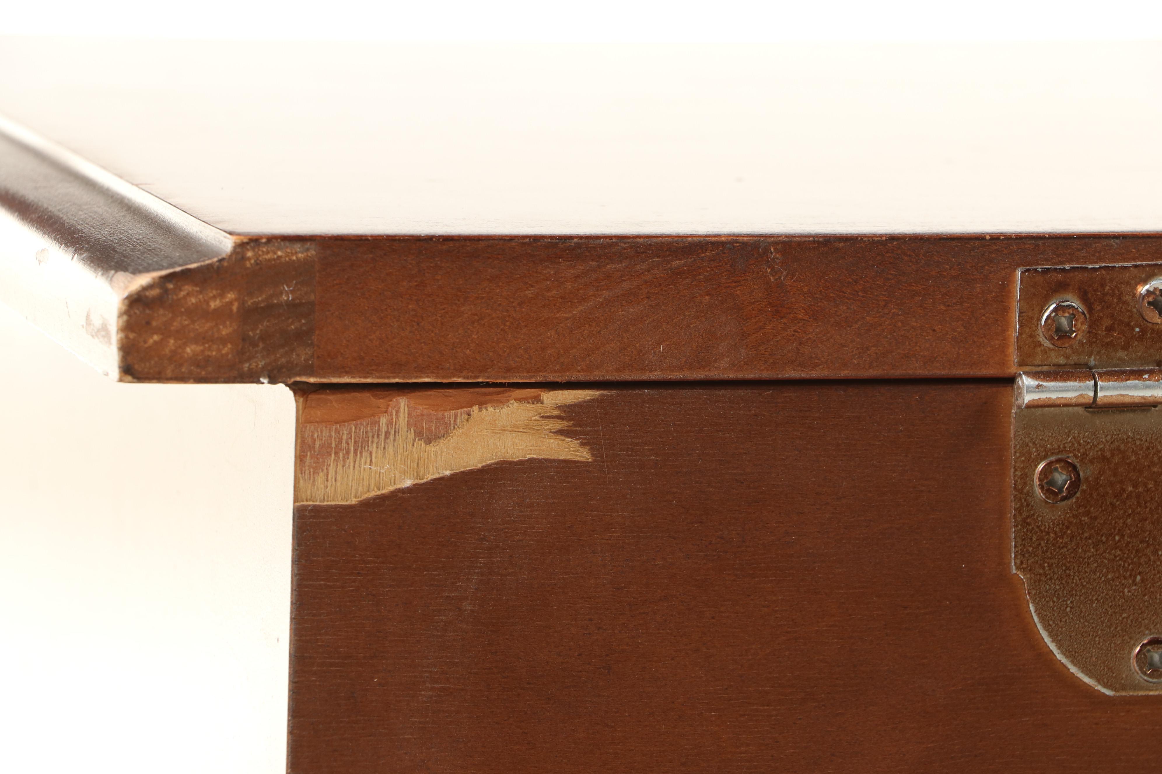 Lane "Aroma-Tite" Queen Anne Style Cherrywood and Cedar Chest, Late 20th Century