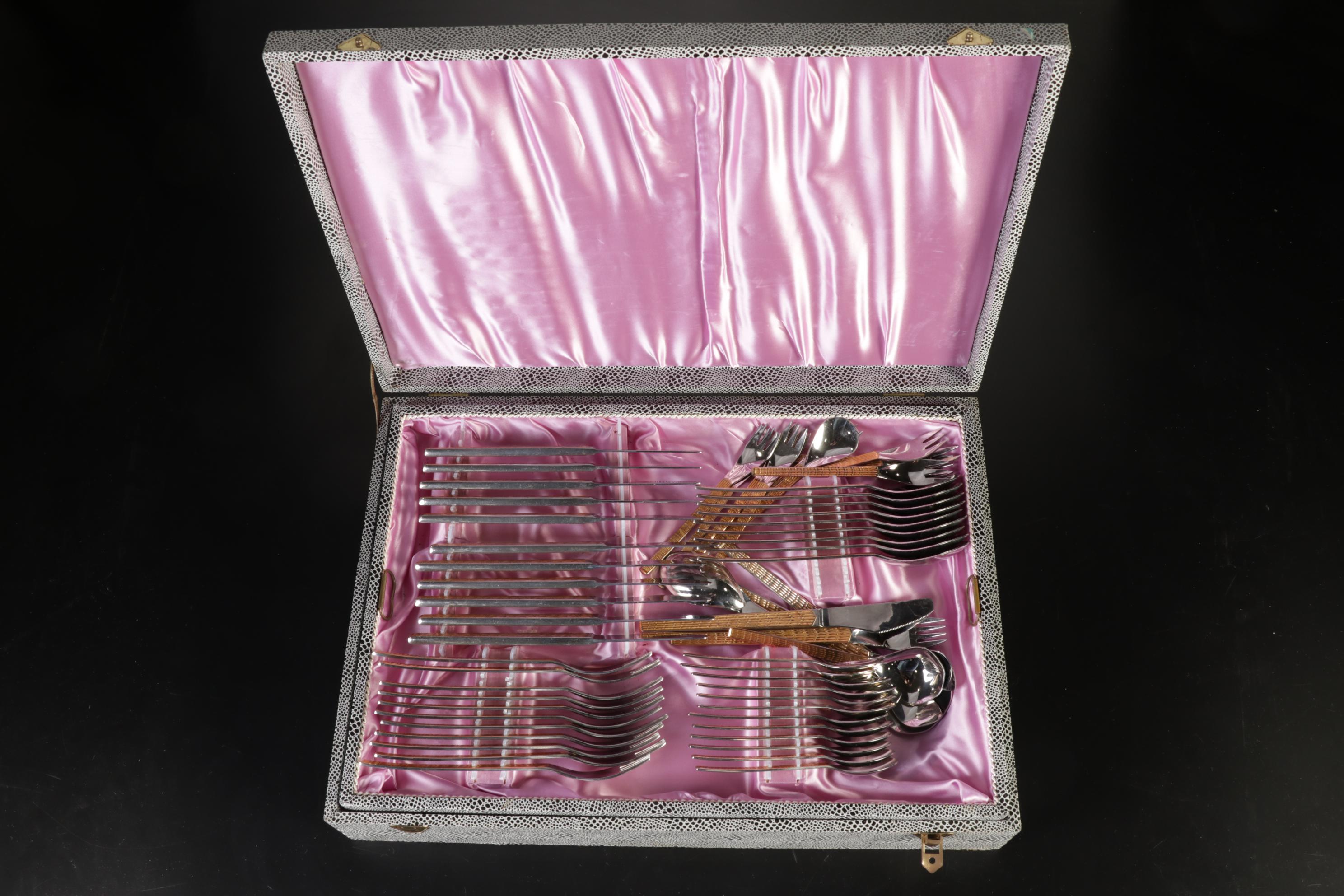 Hoogosil Solingen Stainless Steel with Gold Accent Flatware and Chest