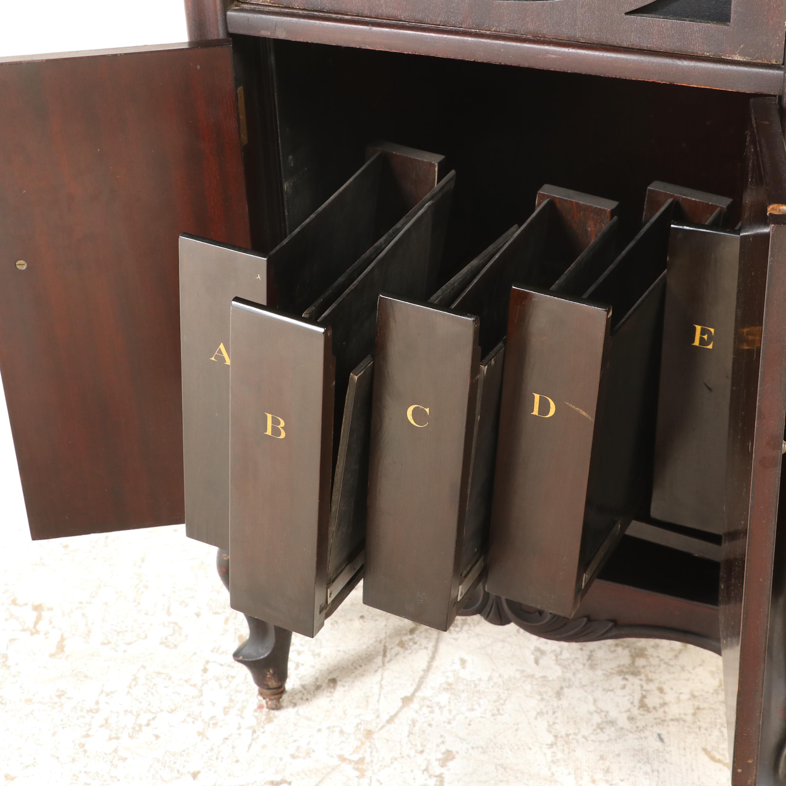 Brunswick Model 117 Mahogany Phonograph