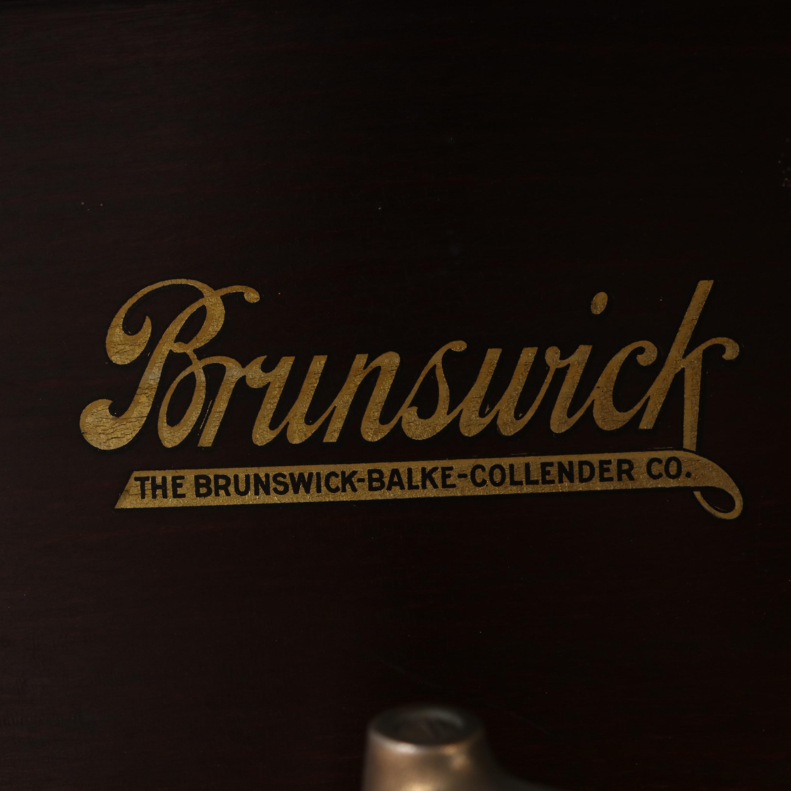 Brunswick Model 117 Mahogany Phonograph