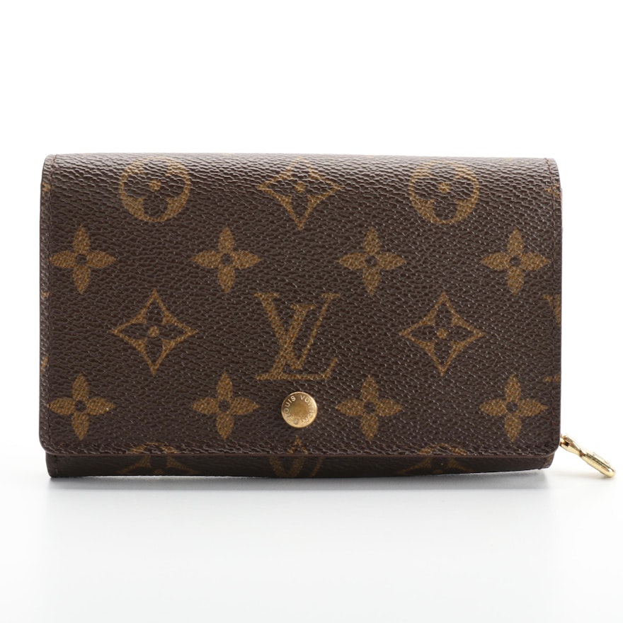 Louis Vuitton Wallet in Monogram Canvas