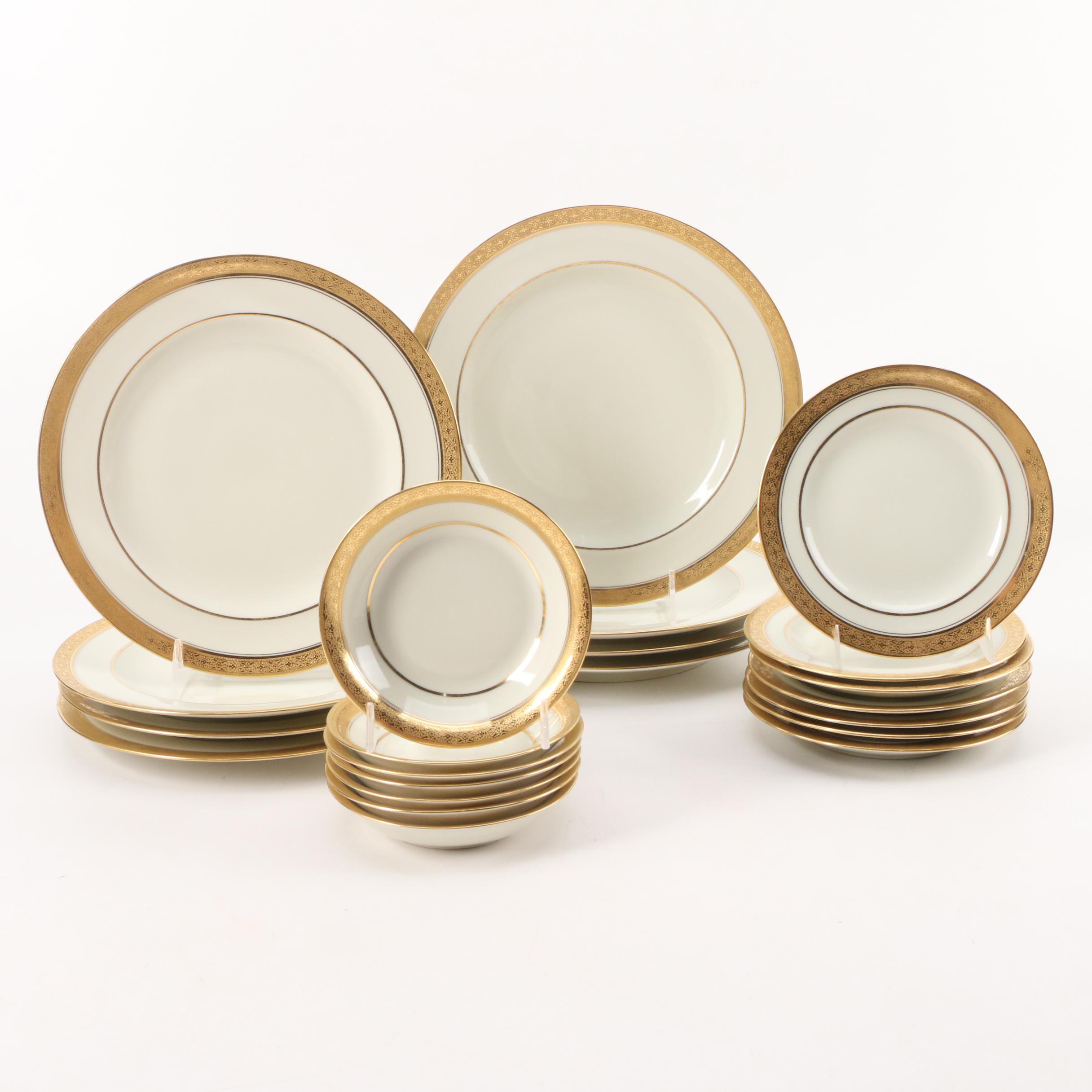 Haviland Limoges Bone China Dinnerware Set, Mid to Late 20th C.