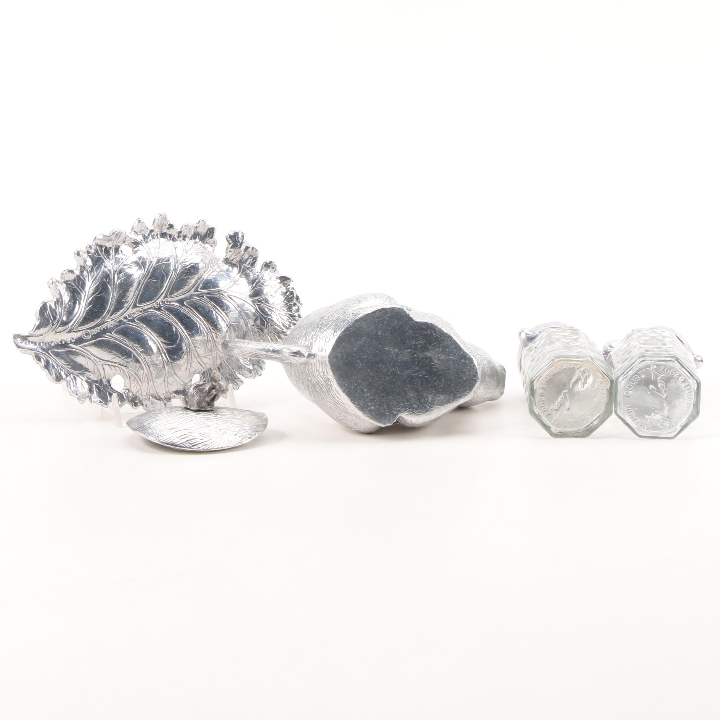 Williams-Sonoma "Damask Bunny" Porcelain Dinnerware with Arthur Court Tableware