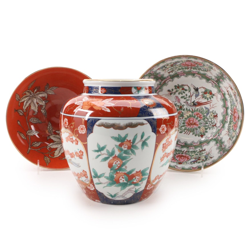 Chinese Porcelain Bowls with Imari Style Vase, Mid to Late 20th Century